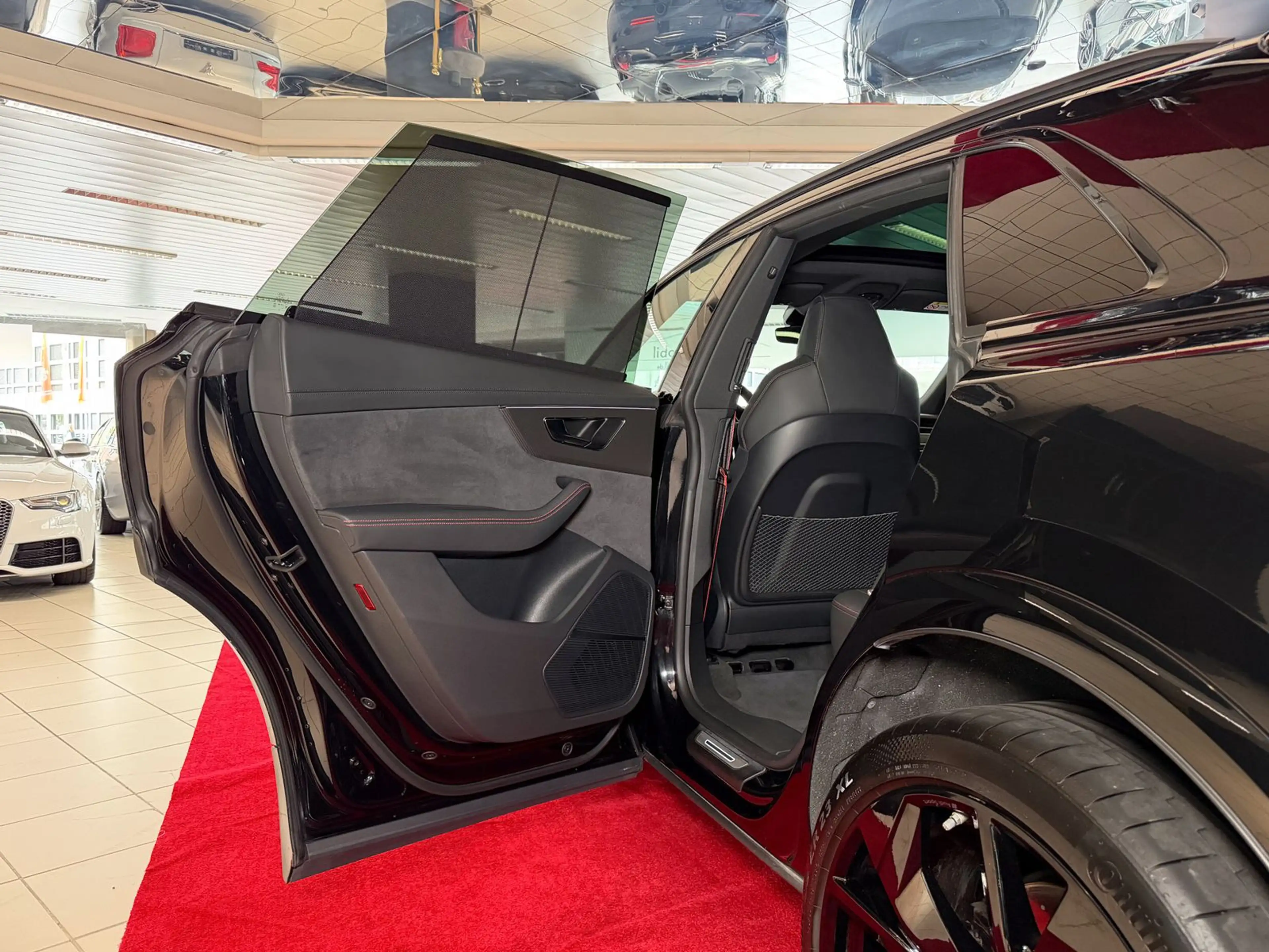 Audi RS Q8 MWST AHK ACC HUD B&O PANO AUDI-GARANTIE — photo 34