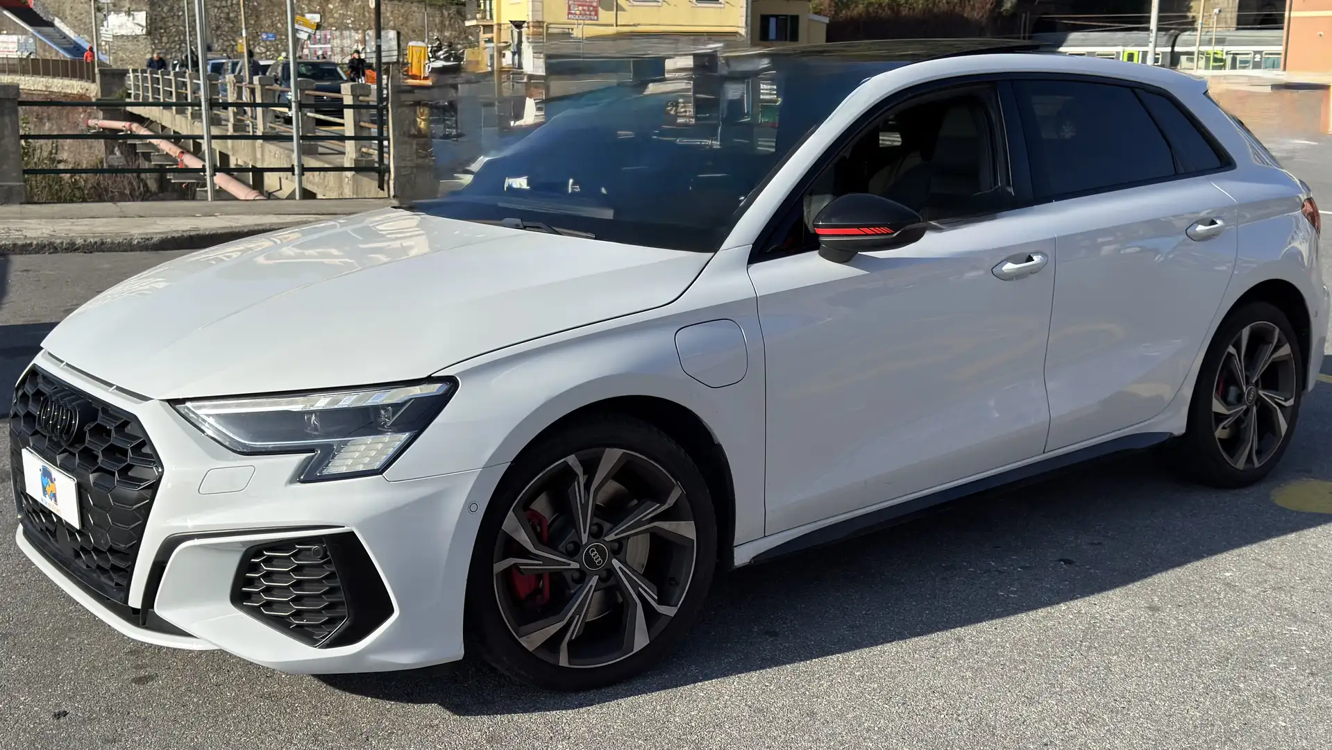 Audi A3 Sportback 40 1.4 tfsi e S line edition s-tronic Weiß - 1