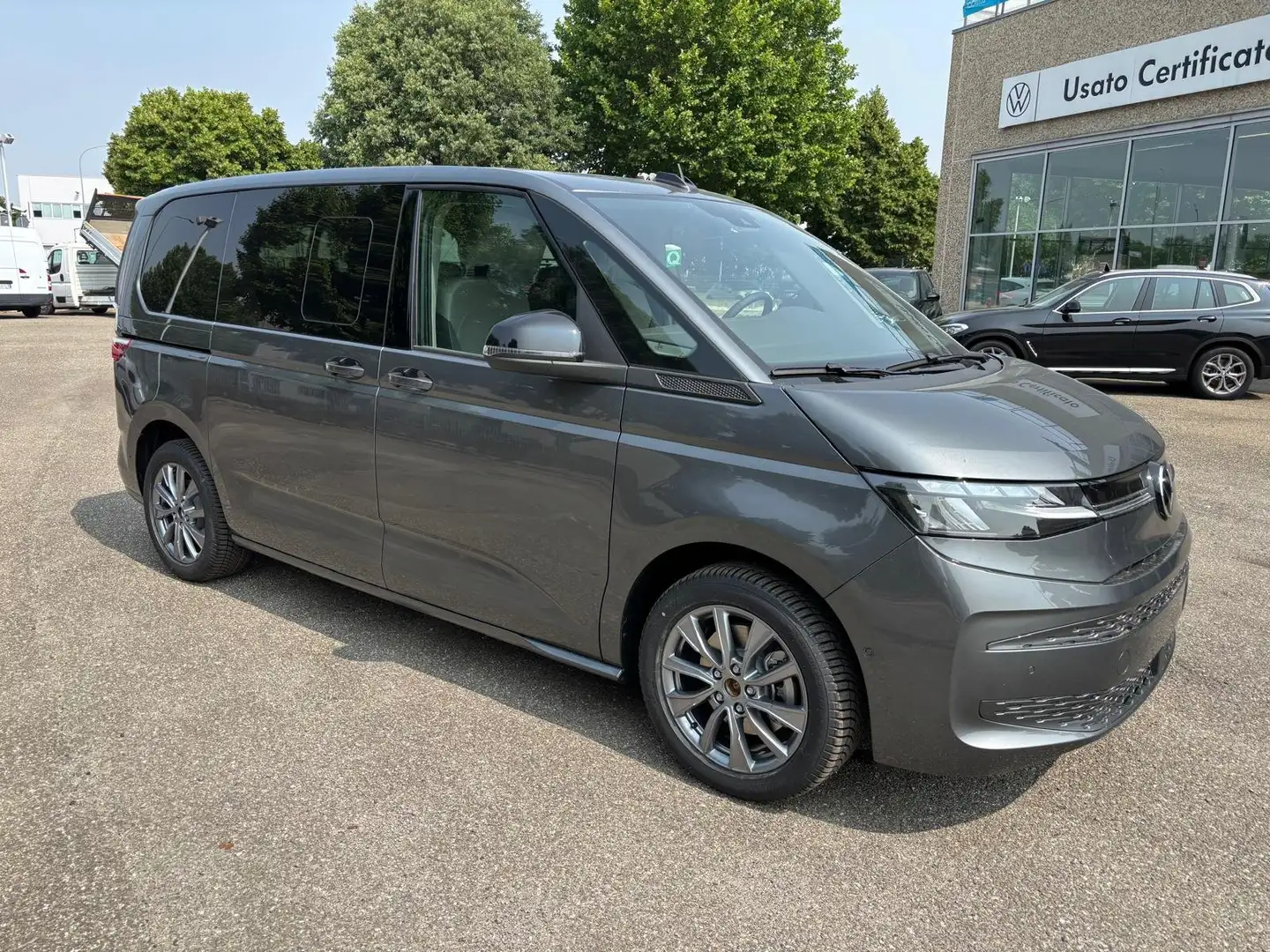 Volkswagen T7 Multivan Multivan Life 2.0 TDI 110kW Grigio - 1