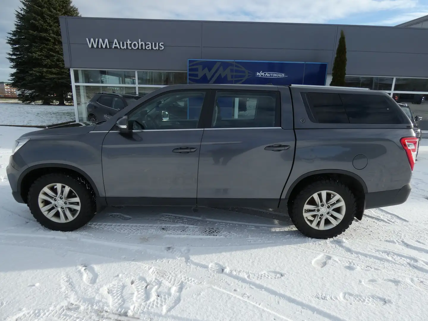 SsangYong Musso 2,2 Diesel 4WD Hardtop, Klima, Kamera, AHK, Alu18" Grau - 2