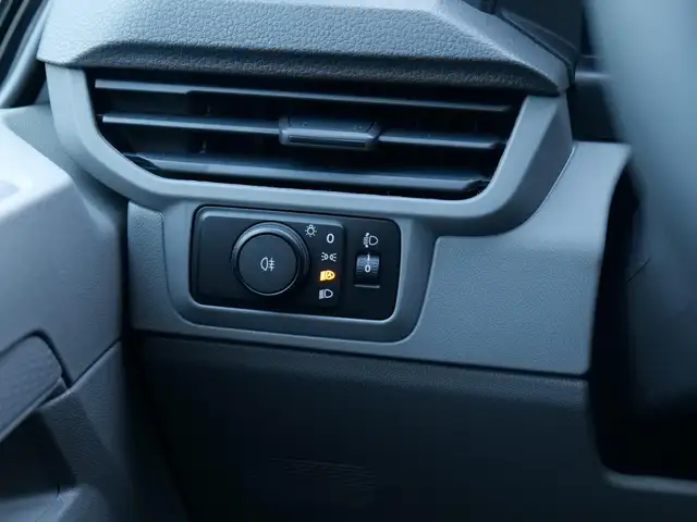 Volkswagen Transporter view 15