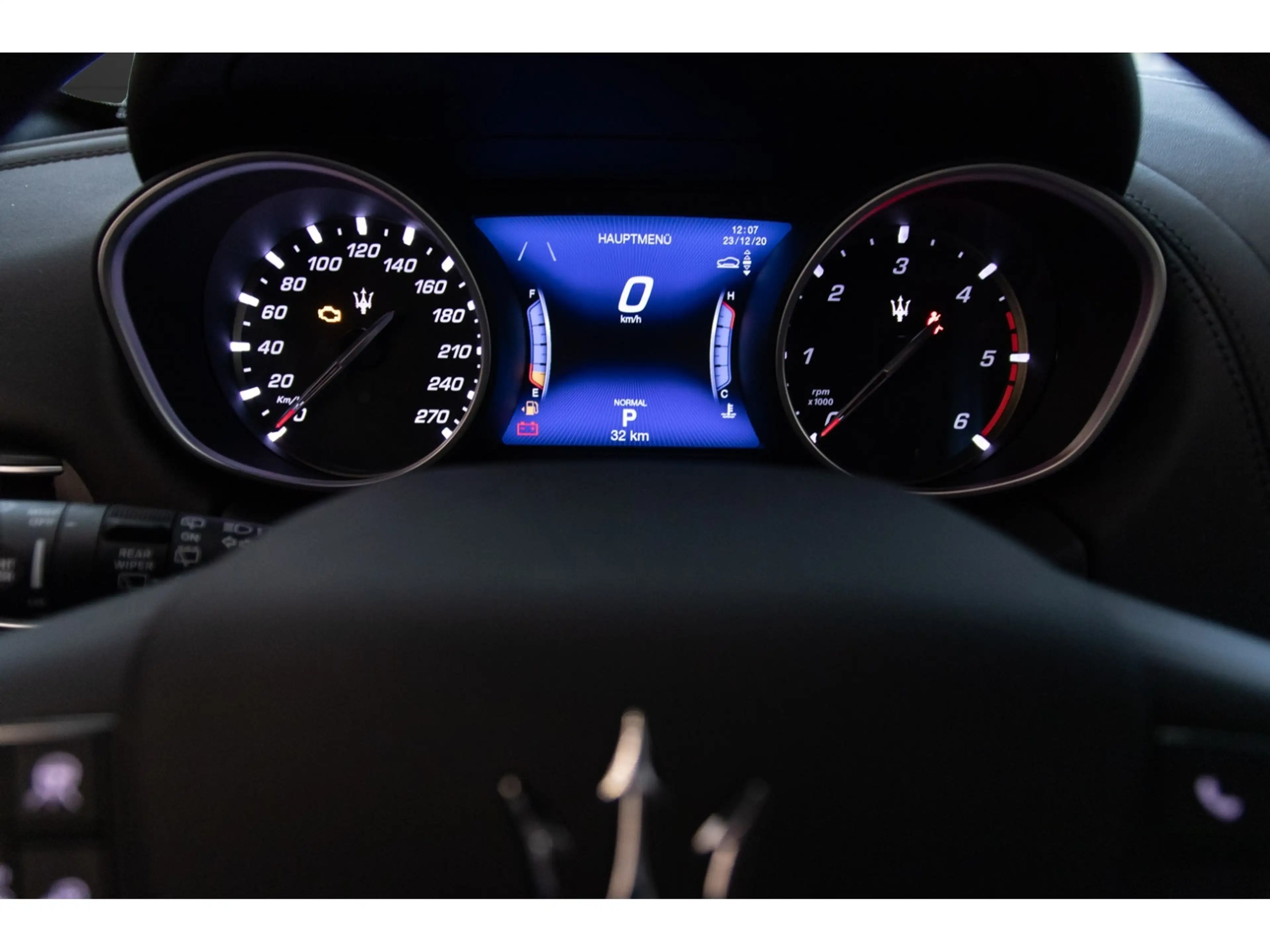 Maserati Levante Diesel GranSport — photo 12