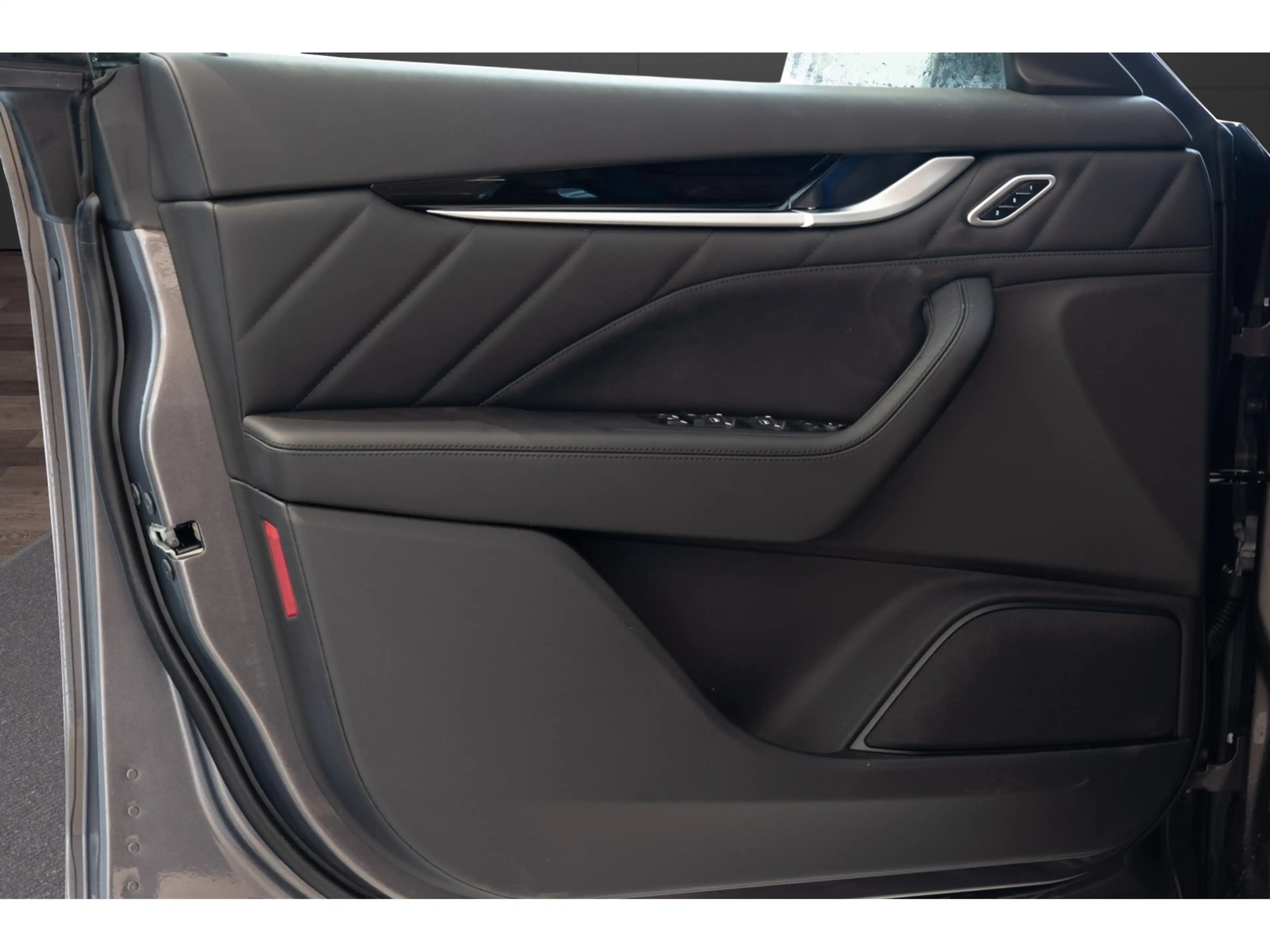 Maserati Levante Diesel GranSport — photo 13