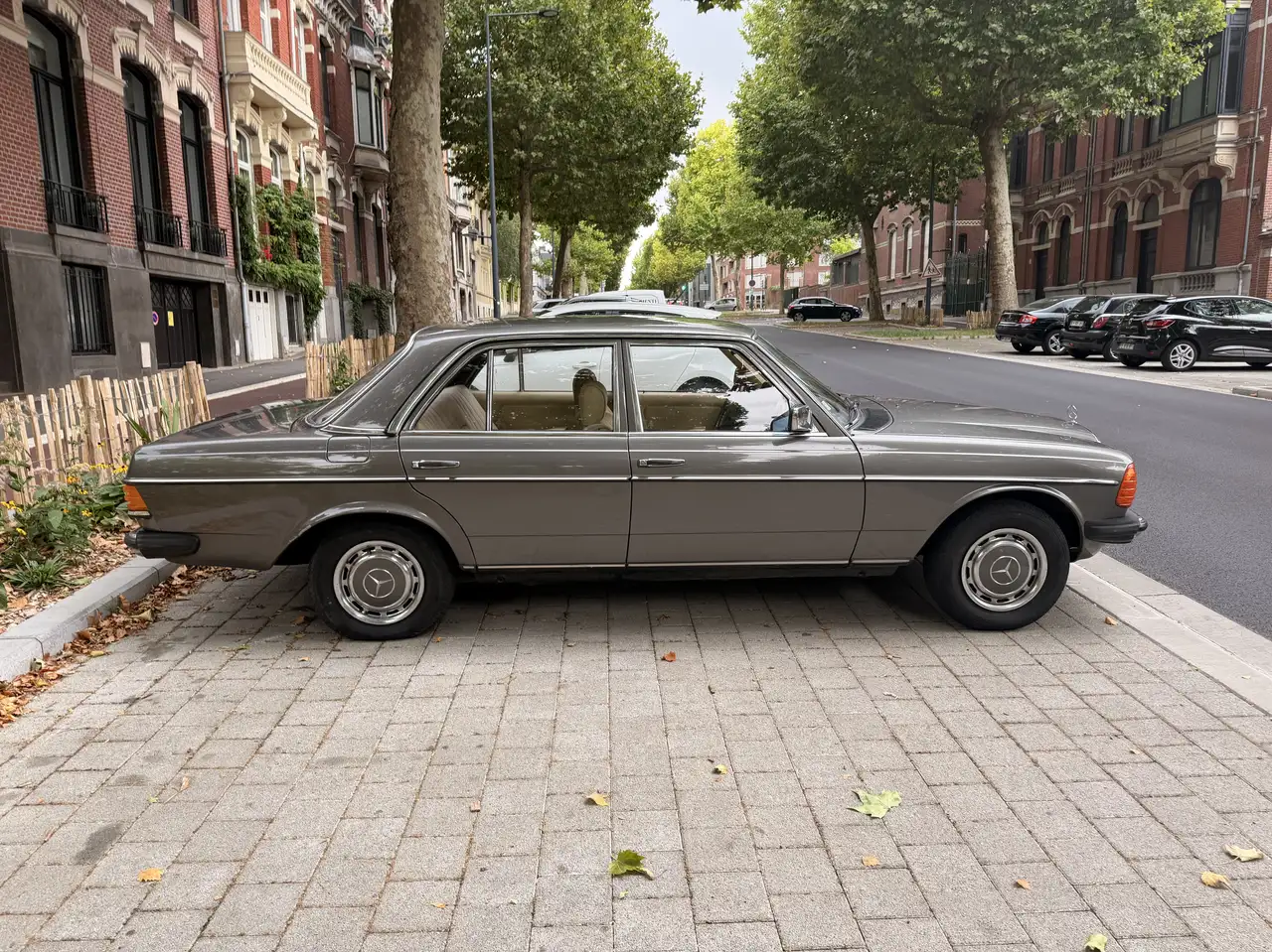 Mercedes-Benz 230, foto 3