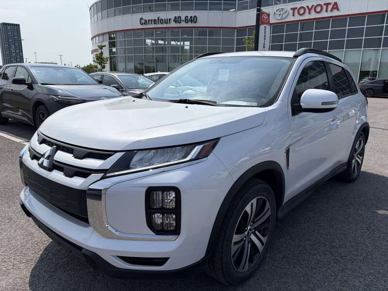 2023 Mitsubishi RVR ES