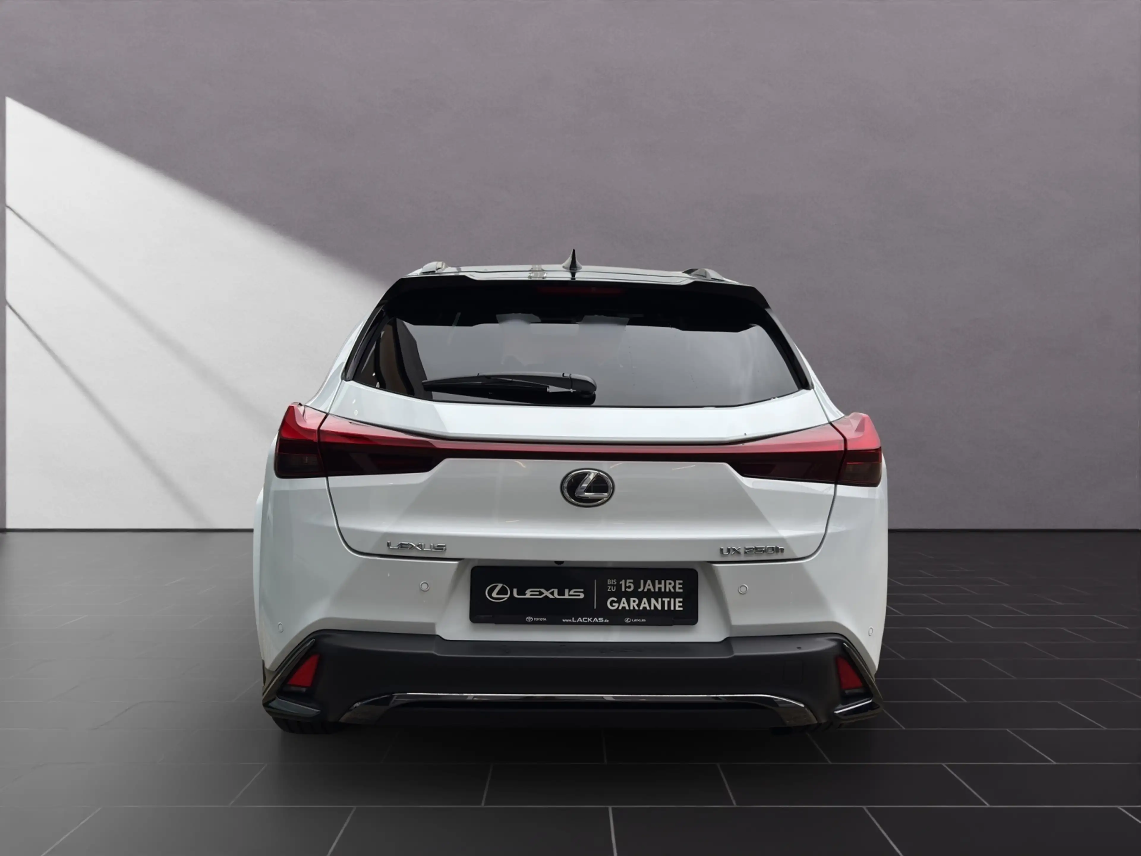 Lexus UX 250h 250h*F-SPORT*AHK*HUD*CARPLAY* 15J-GARANTIE* — photo 3