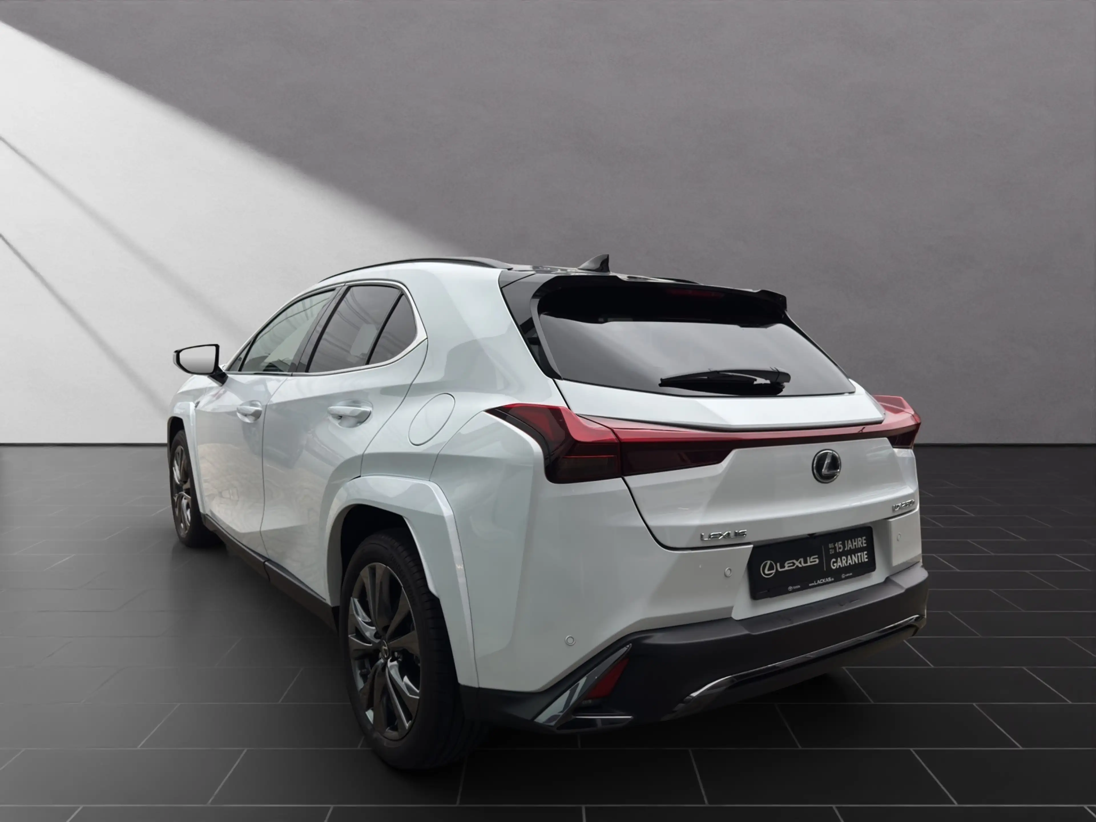 Lexus UX 250h 250h*F-SPORT*AHK*HUD*CARPLAY* 15J-GARANTIE* — photo 2