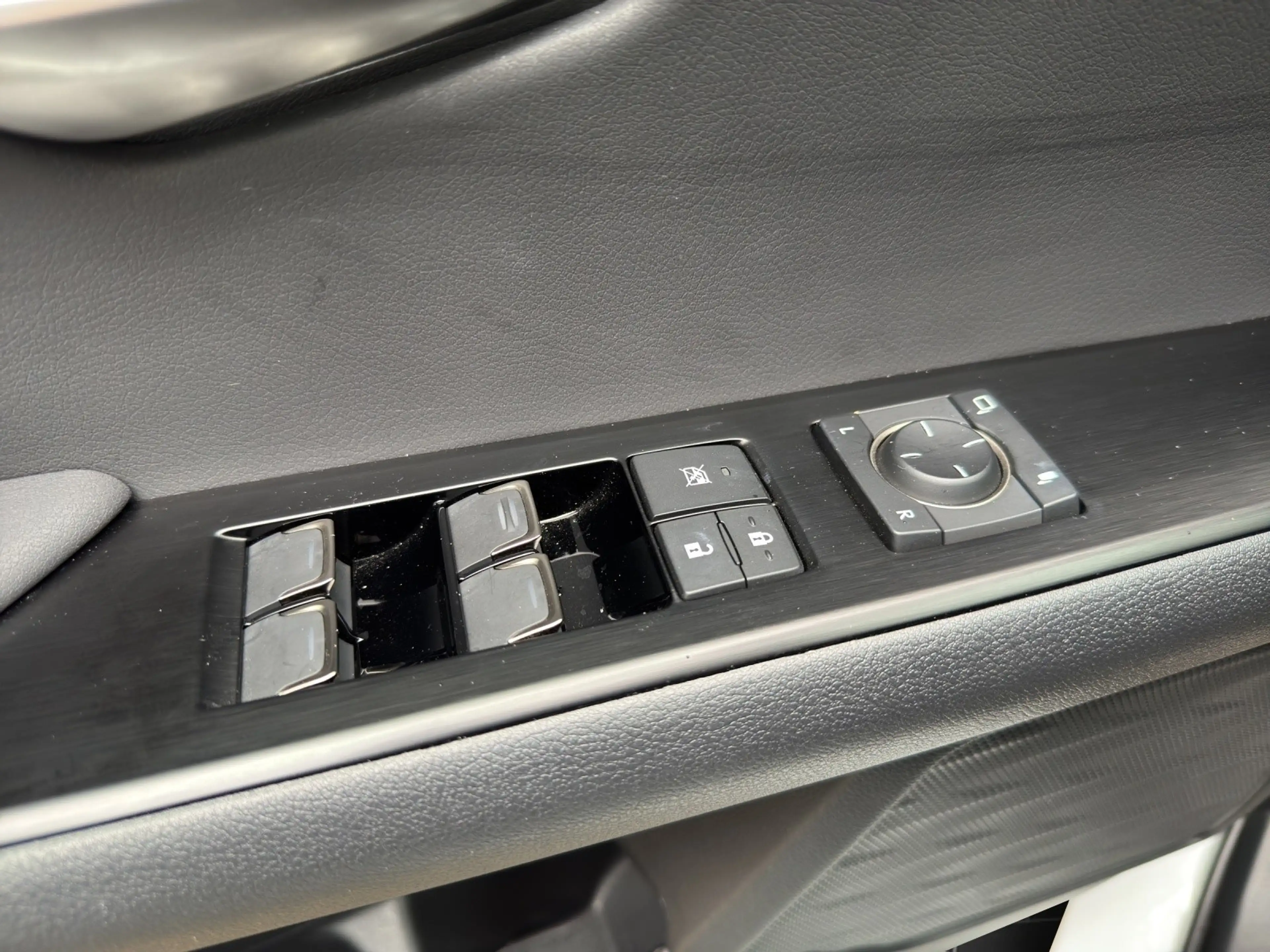 Lexus UX 250h 250h*F-SPORT*AHK*HUD*CARPLAY* 15J-GARANTIE* — photo 11