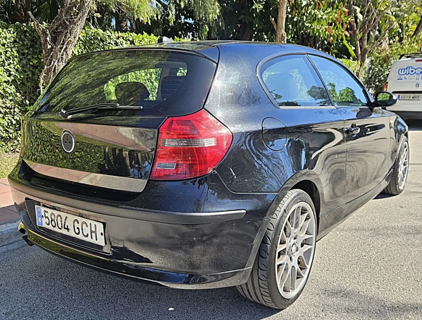 BMW BMW Serie 1 Berlina  Manual de 5 Puertas Negro - 2