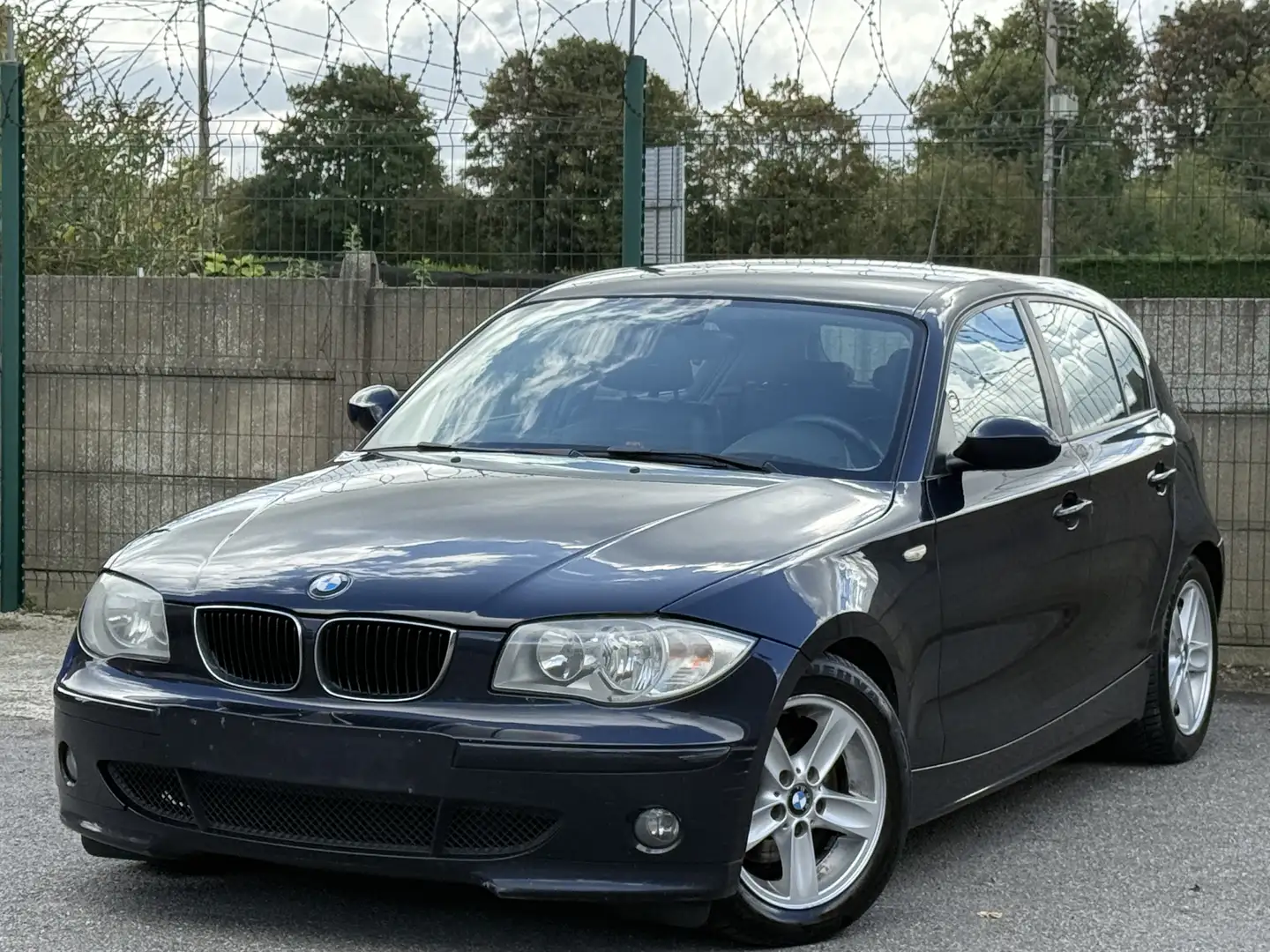 BMW 118 d Pack Sport Clim Auto Euro 4 Noir - 1
