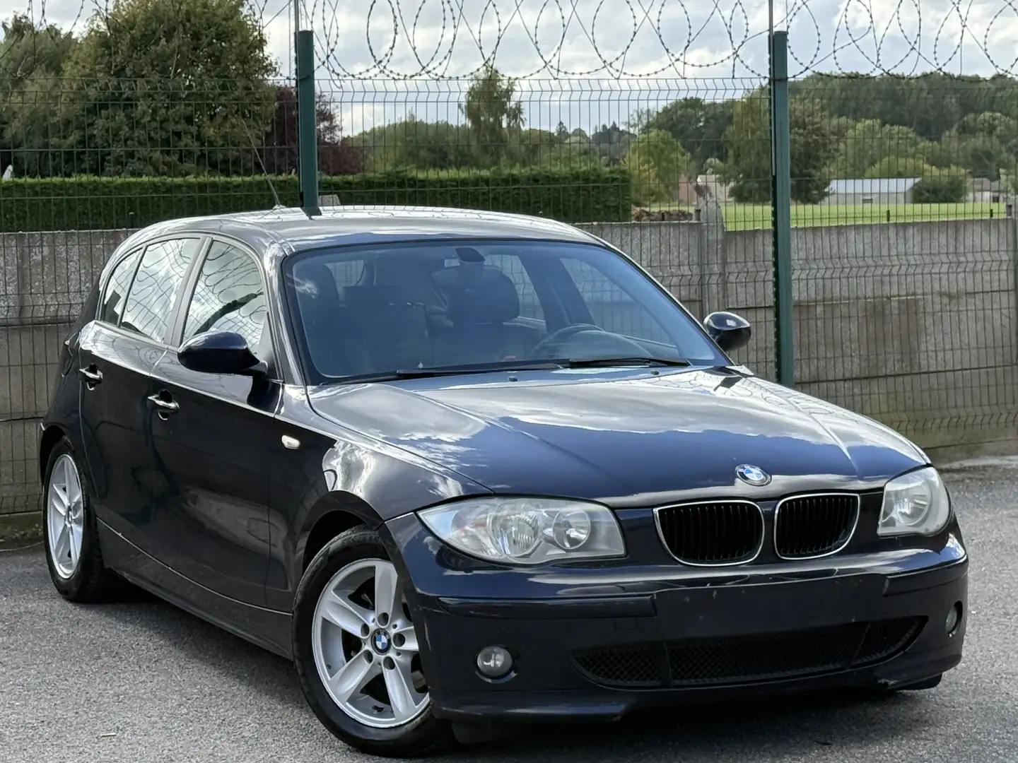 BMW 118 d Pack Sport Clim Auto Euro 4 Noir - 2