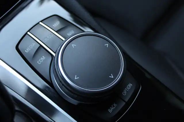 BMW 5 Series view 13