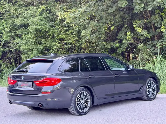 BMW 5 Series view 5