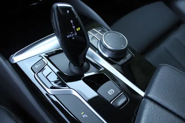 BMW 5 Series view 12