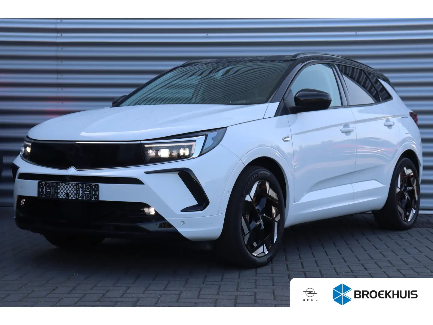 Opel Grandland 1.6 TURBO PLUG-IN HYBRID 300PK 4X4 GSE / NAVI / LE Wit - 1