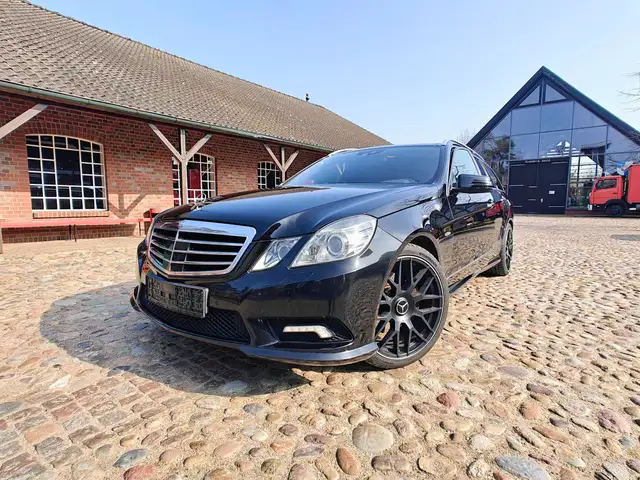 Mercedes-Benz E 350 E 350 CDI BlueEfficienc-4Matic-AMG Line/ Panorama