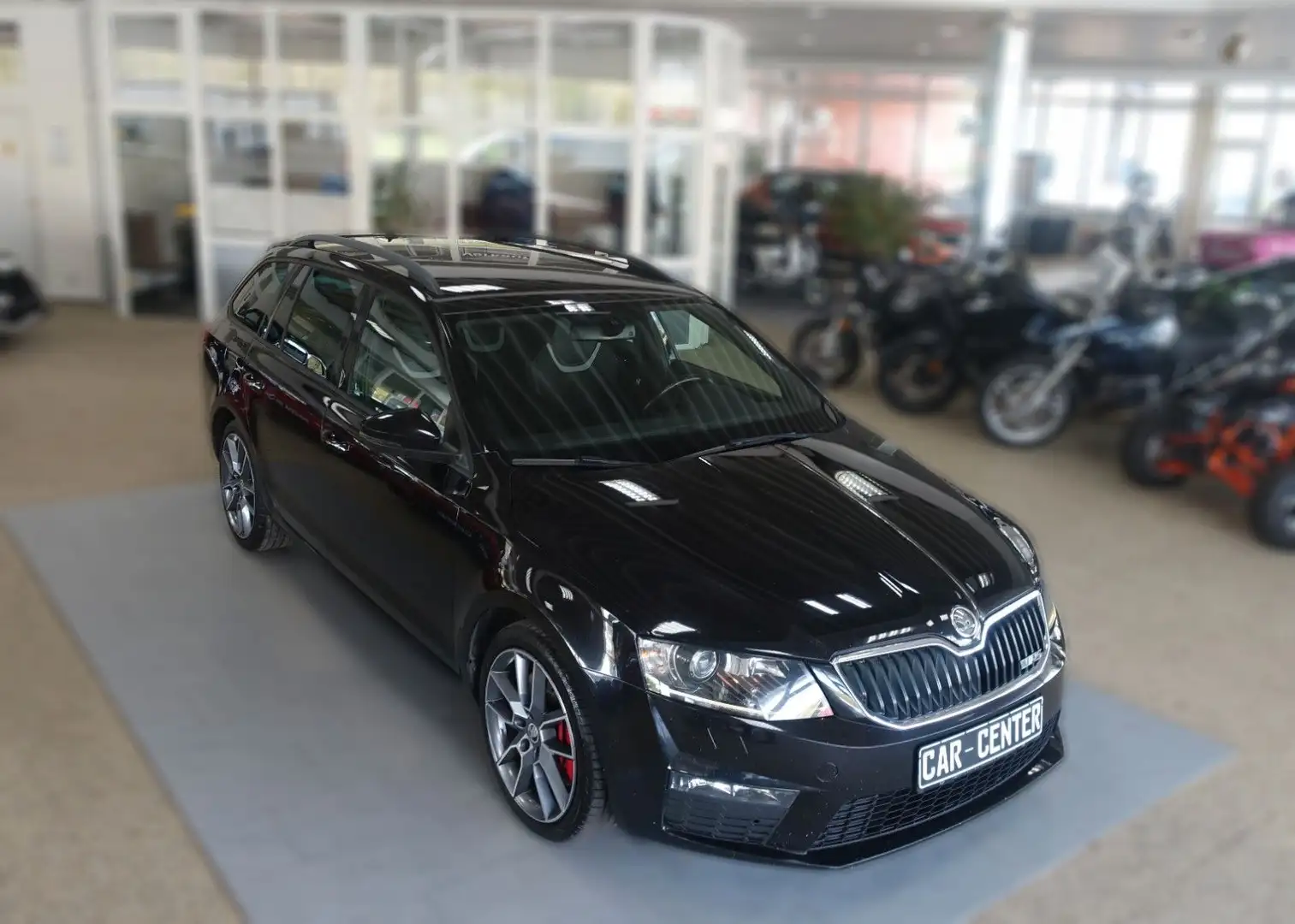 Skoda Octavia Combi VRS 2.0 TDI Business PLUS RS Schwarz - 1