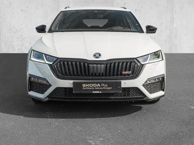 Skoda Octavia view 3