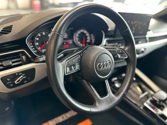Audi A4 Avant view 11
