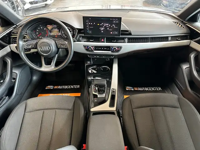 Audi A4 Avant view 6