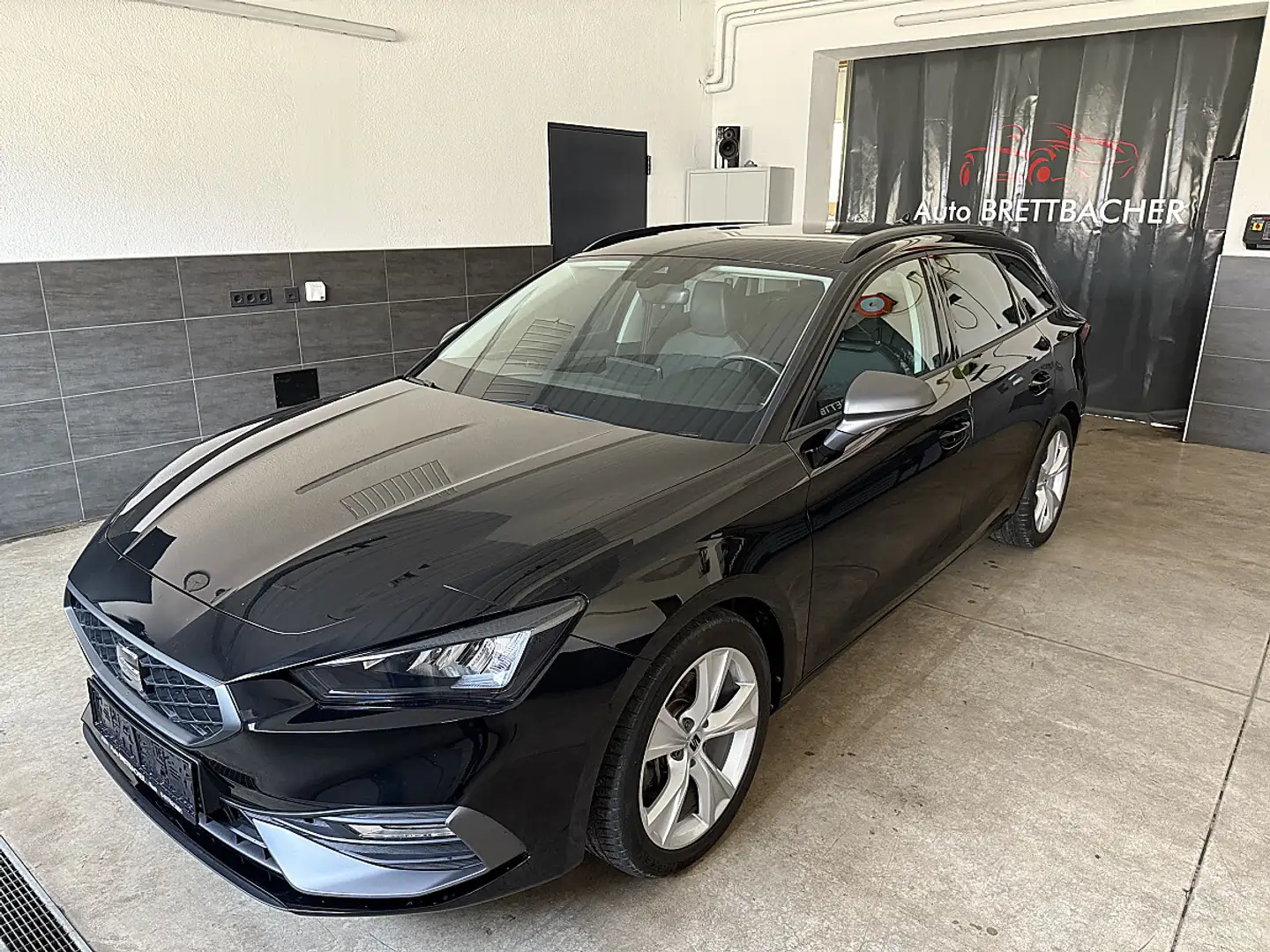 SEAT Leon ST FR TDI DSG *LED*Navi*Carplay*FR-Line* Schwarz - 1