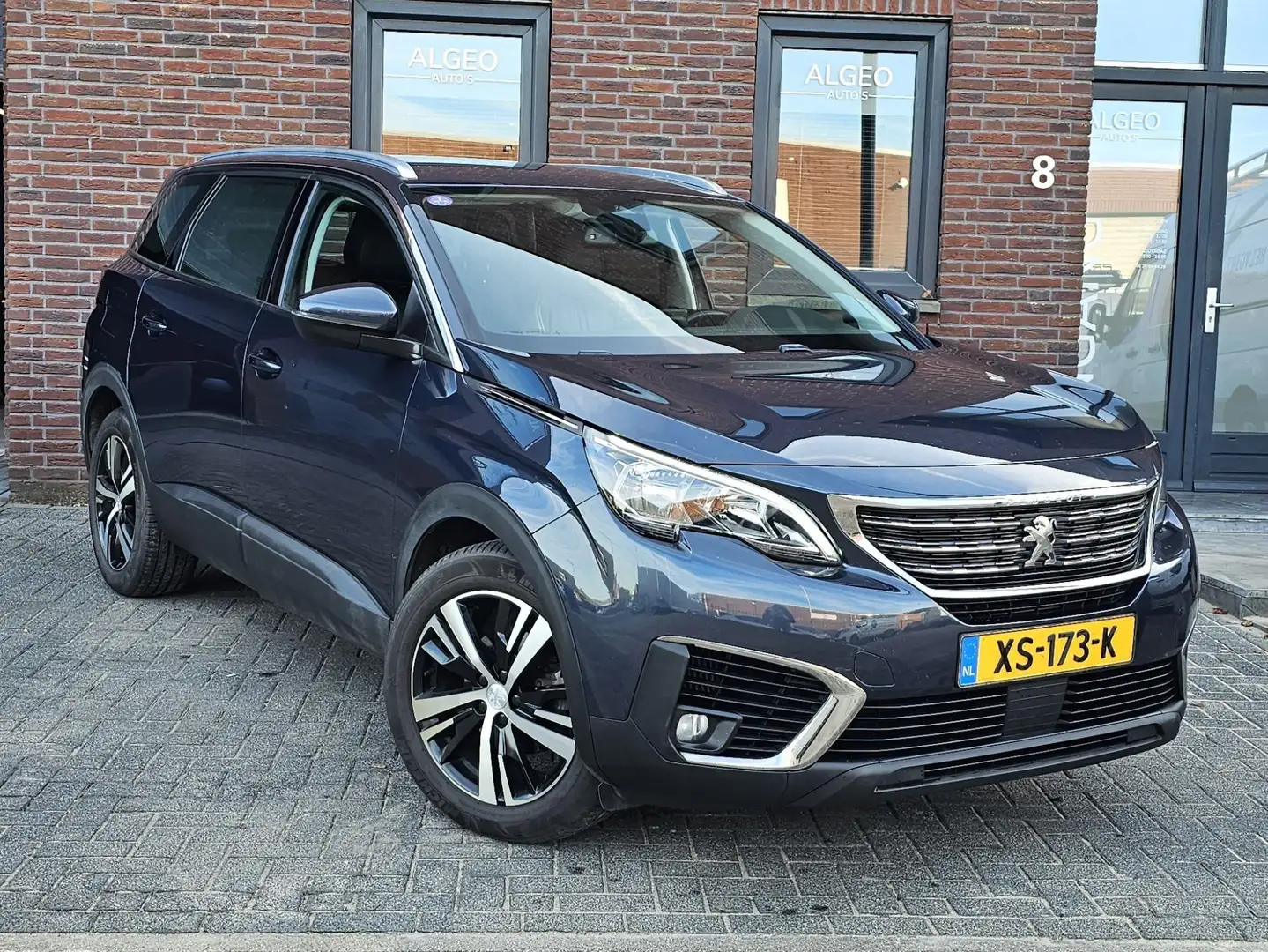 Peugeot 5008 1.2 PureTech Blue Lease Executive Leer Automaat Blauw - 1