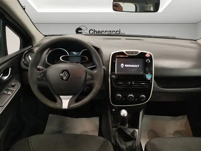 Renault Clio view 8