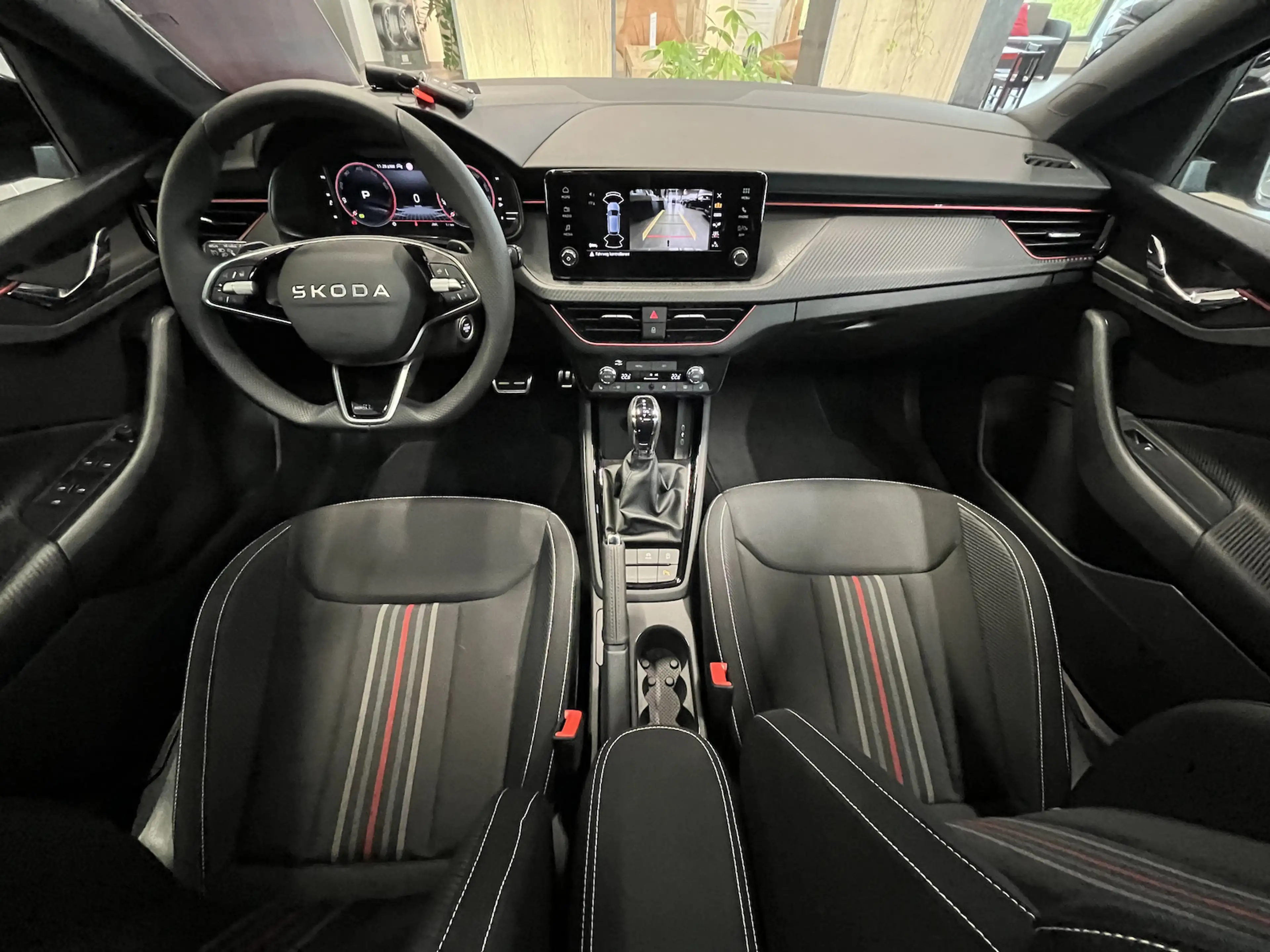 Skoda Scala Monte Carlo 1.5 TSI DSG AHK 18´ Kamera — photo 8