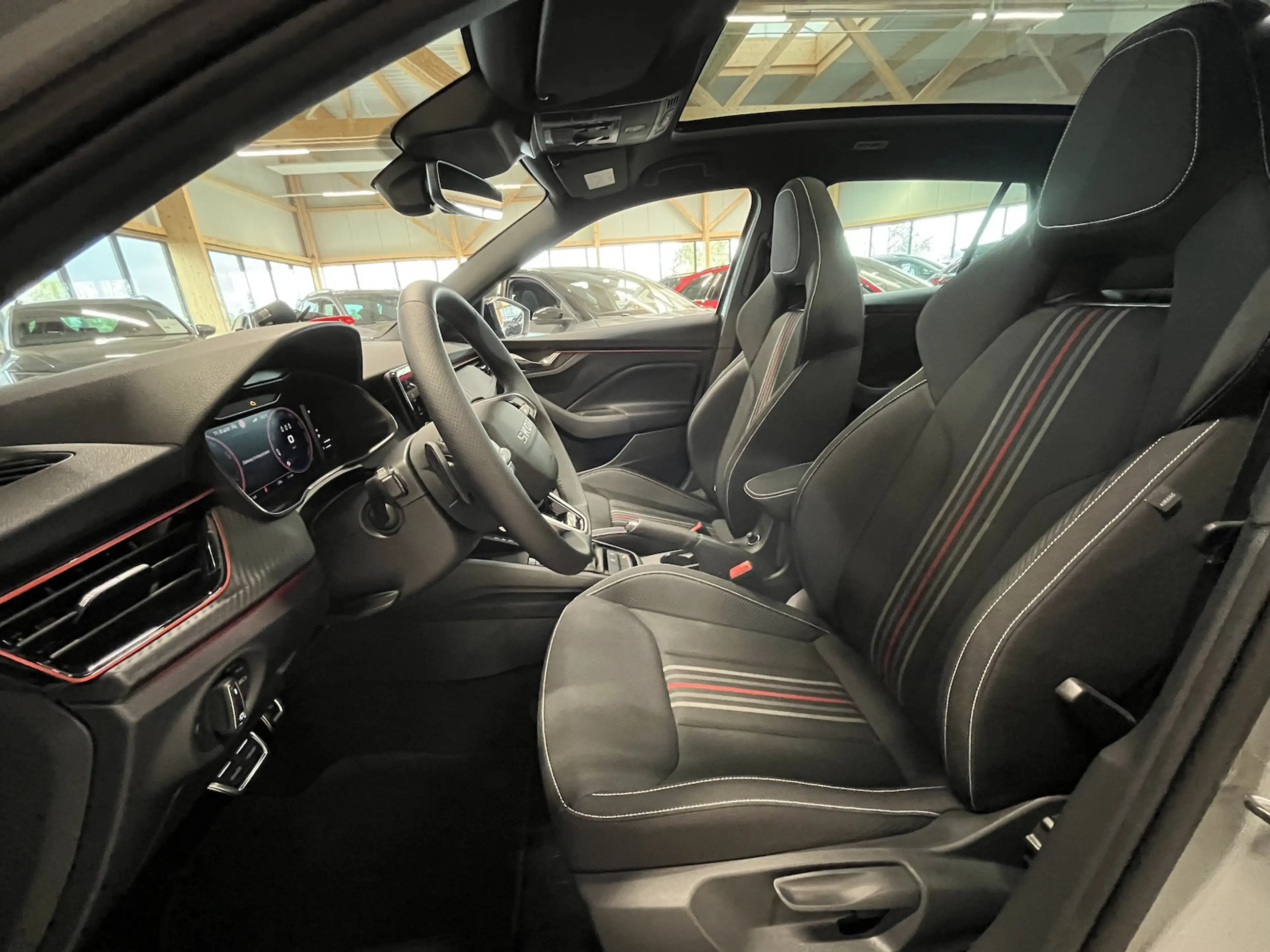 Skoda Scala Monte Carlo 1.5 TSI DSG AHK 18´ Kamera — photo 9