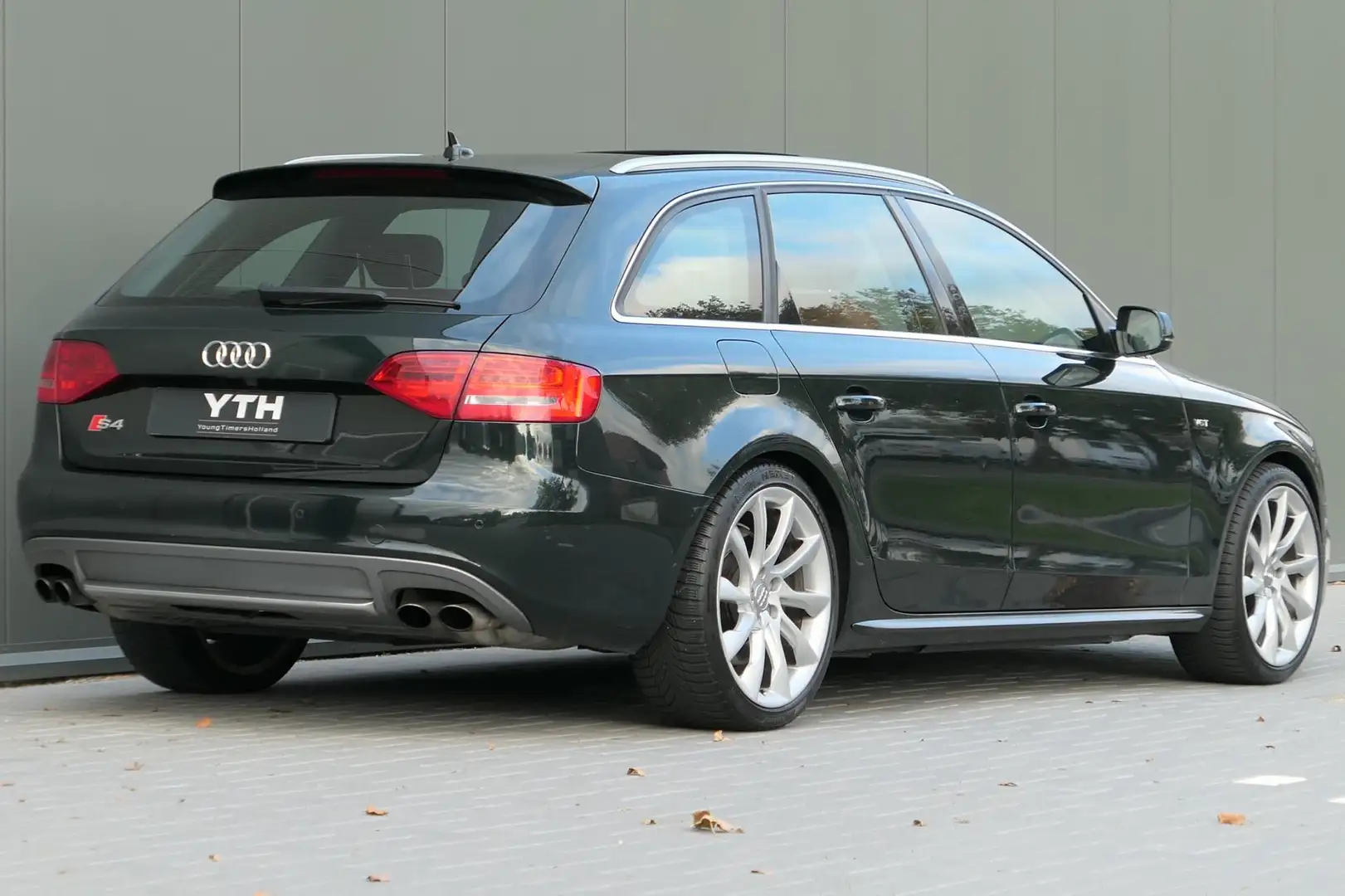 Audi A4 Avant 3.0 TFSI S4 quattro Youngtimer Panorama Memo Vert - 2
