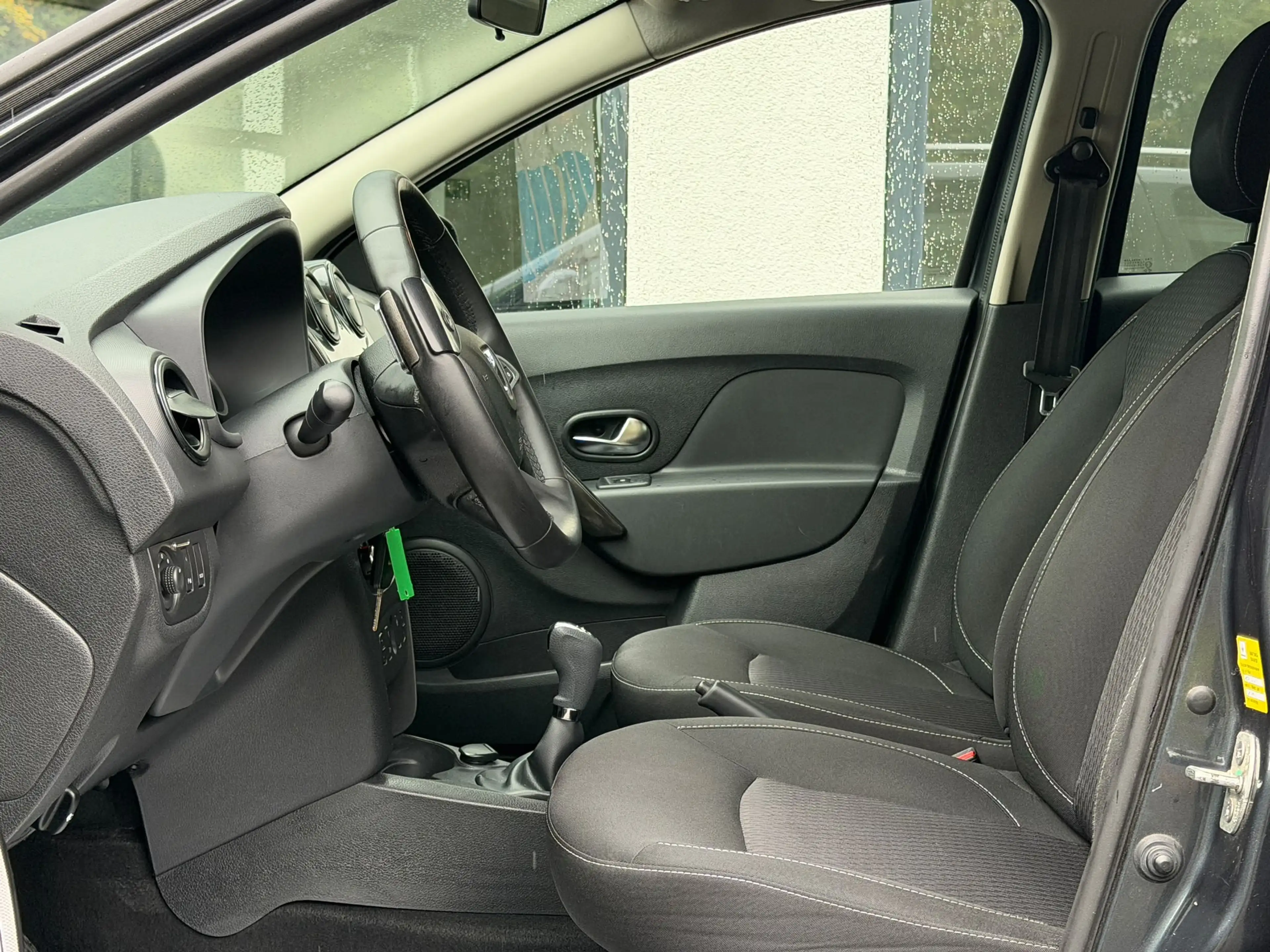 Dacia Logan Laureate 1. Hand Behindertengerecht-Umrüstung mögl. Allwetter HU/AU:NEU — photo 7