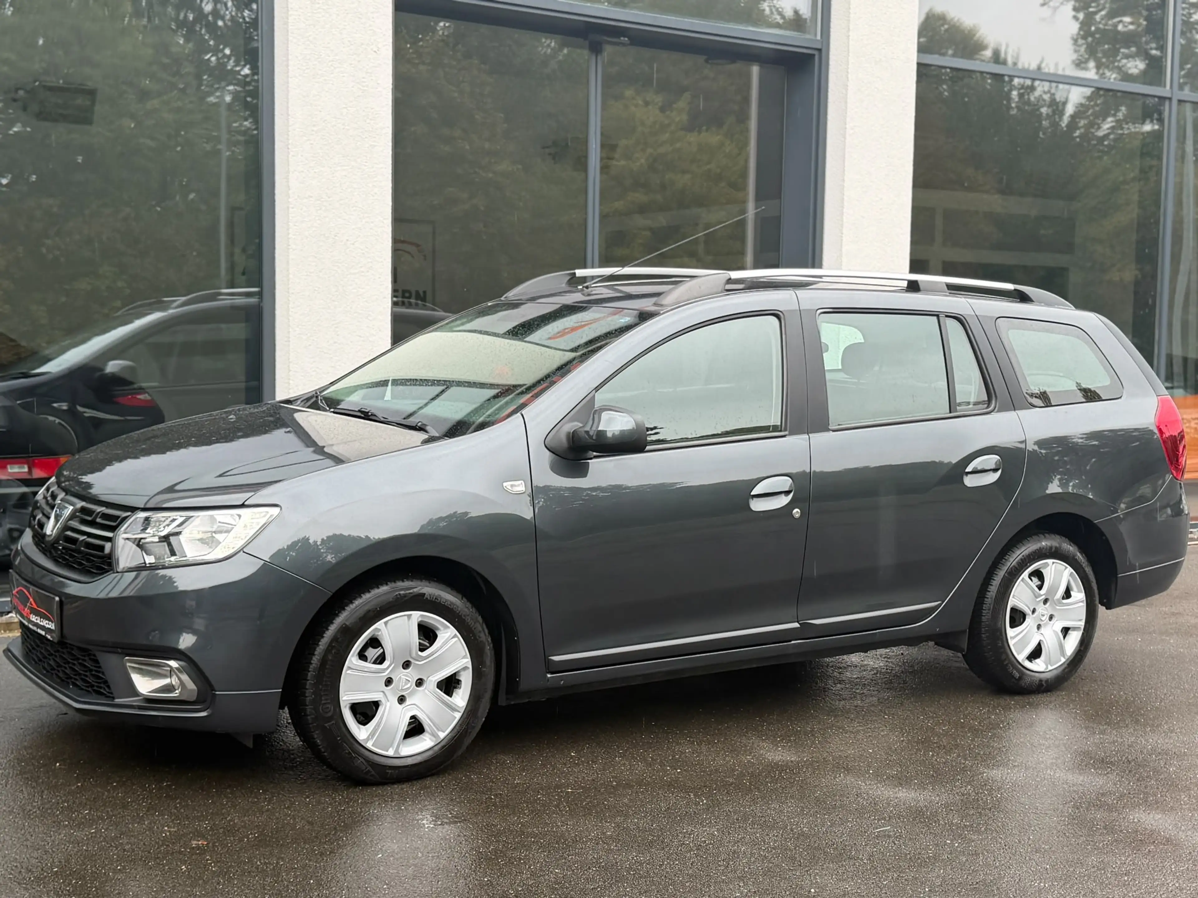 Dacia Logan Laureate 1. Hand Behindertengerecht-Umrüstung mögl. Allwetter HU/AU:NEU — photo 3