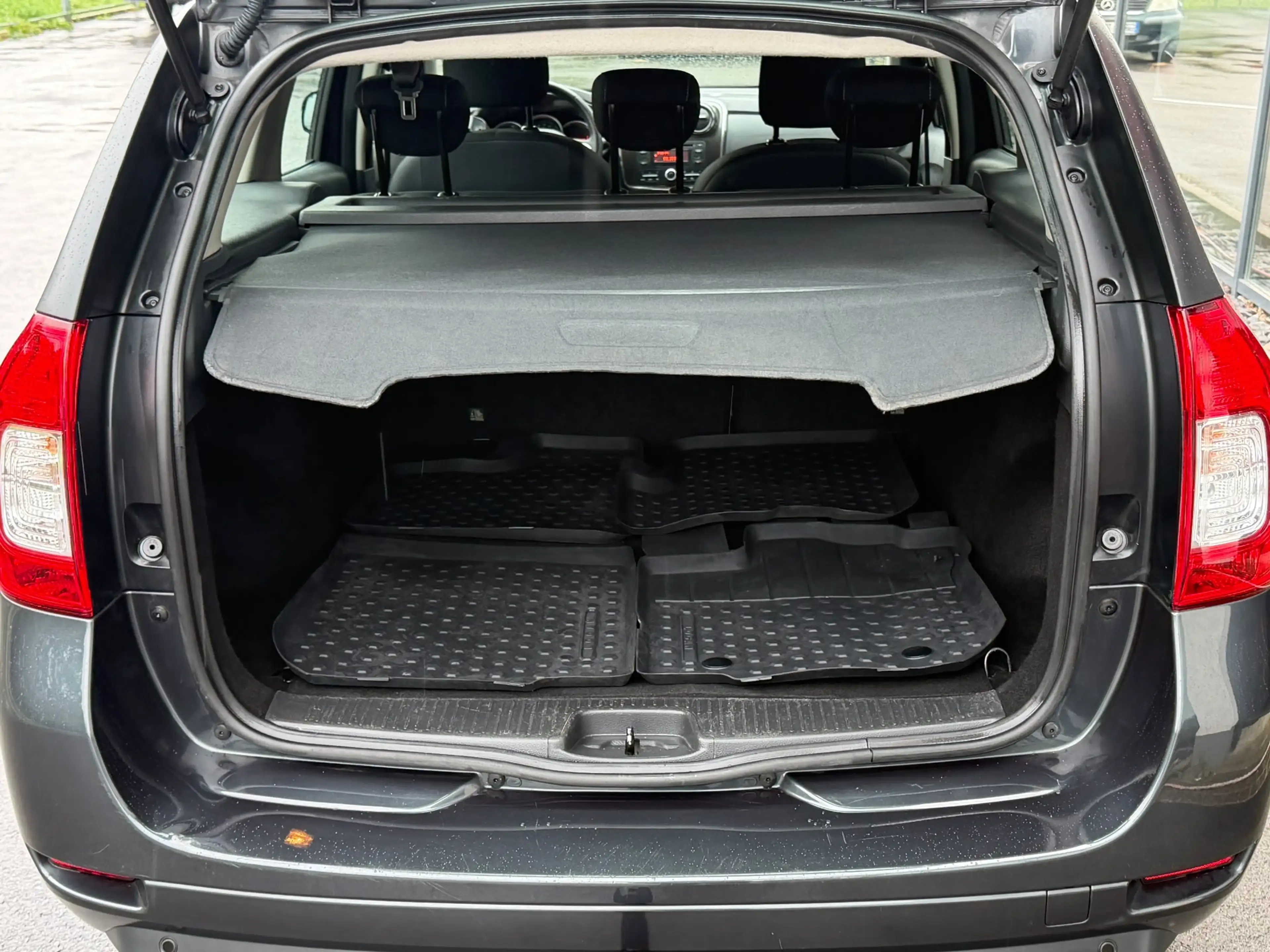 Dacia Logan Laureate 1. Hand Behindertengerecht-Umrüstung mögl. Allwetter HU/AU:NEU — photo 15