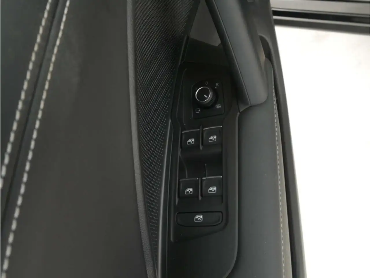 Volkswagen Tiguan 1.5 eHybrid ENERGY DSG AHK/NAV/LED/RFK/SH, миниатюра 20