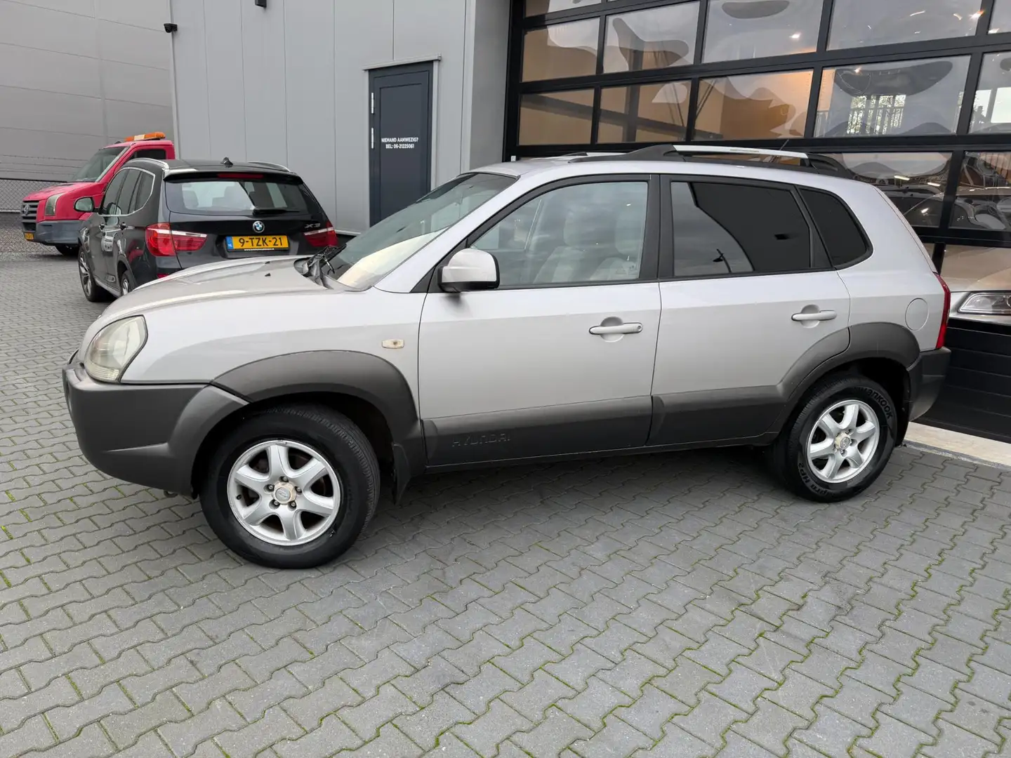 Hyundai TUCSON 2.0i Dynamic 1 STE EIGENAAR!! Distributieriem verv Gris - 2