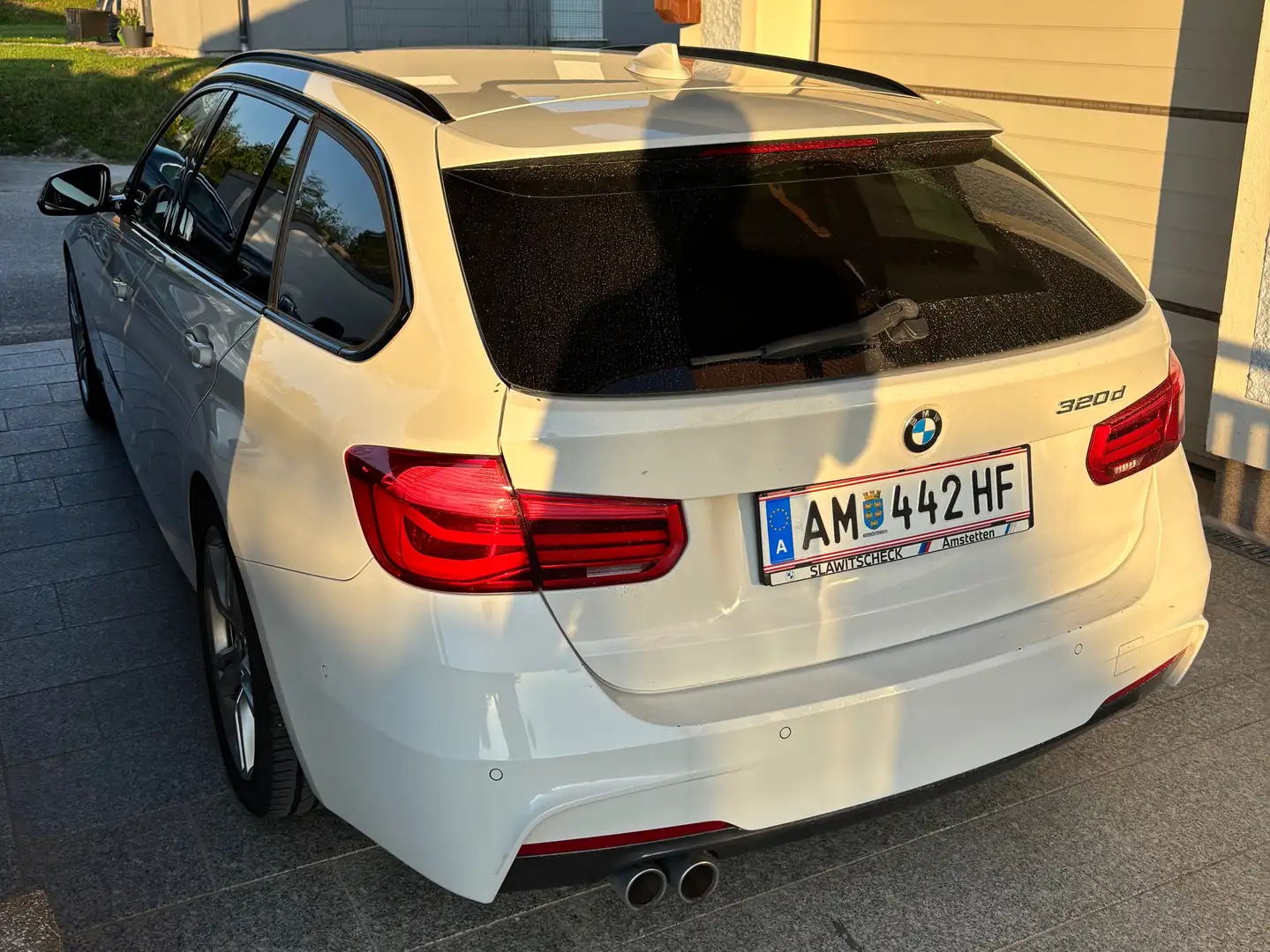 BMW 320 320d Touring M Sport Aut. Weiß - 2
