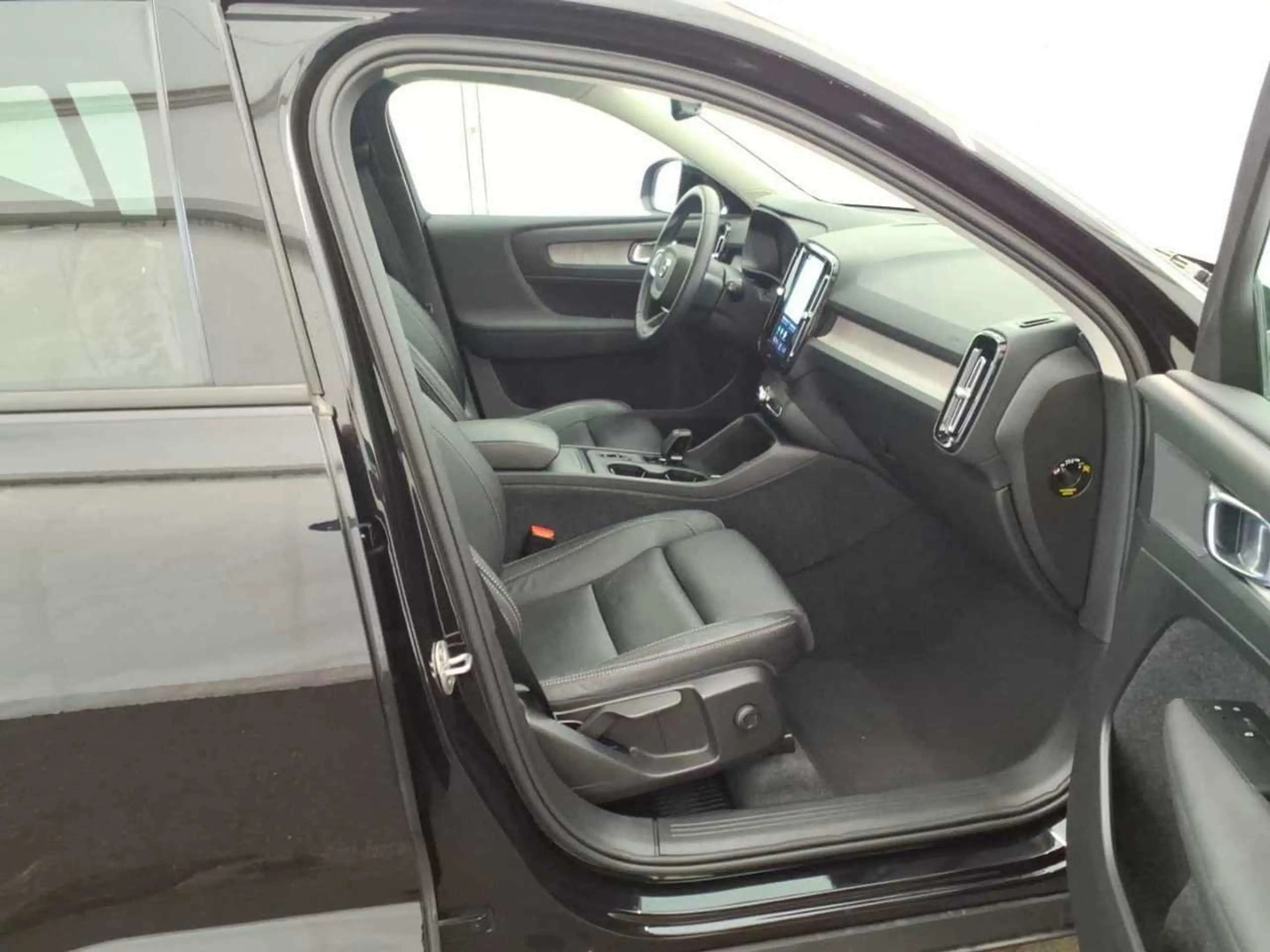 Volvo XC40 XC 40 B4 2WD Core El.Heckkl. LED Lane RKam AUT Kli — photo 9