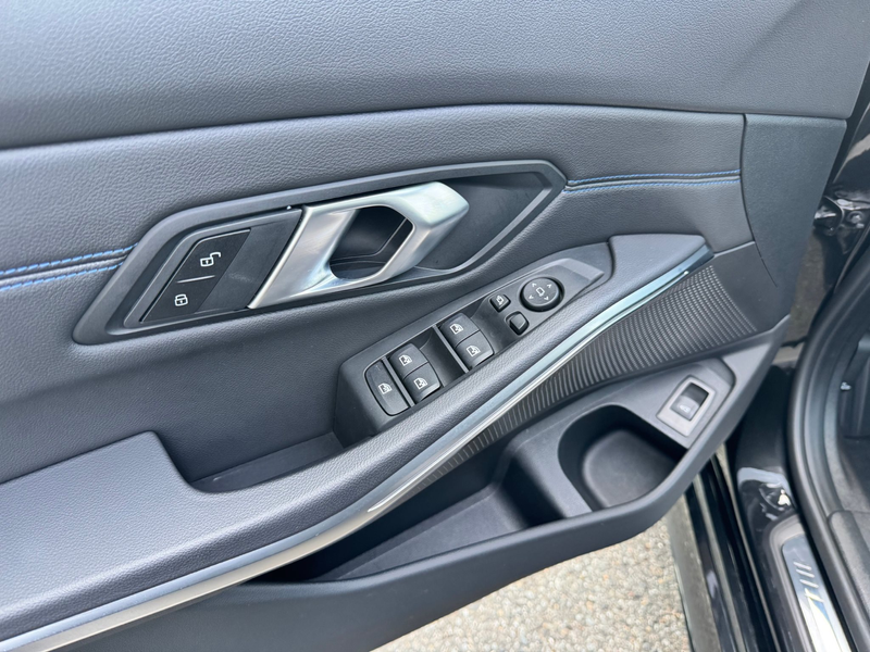 BMW 318 d Touring M Sportpaket Pro LED Tempomat — photo 11