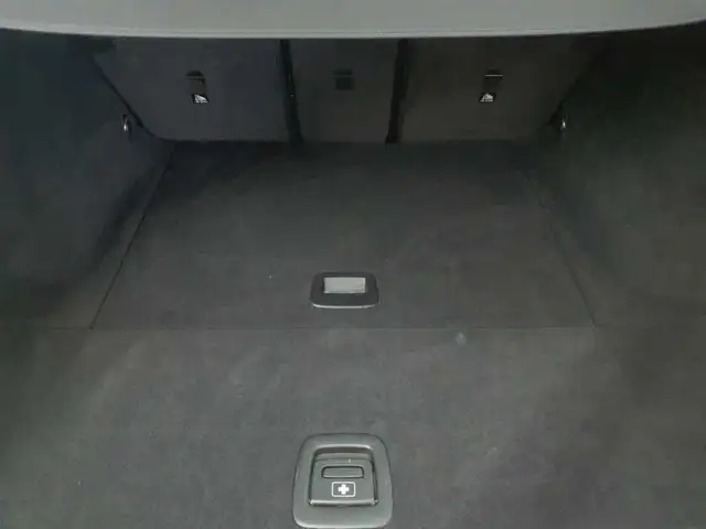 BMW 3 Series view 15