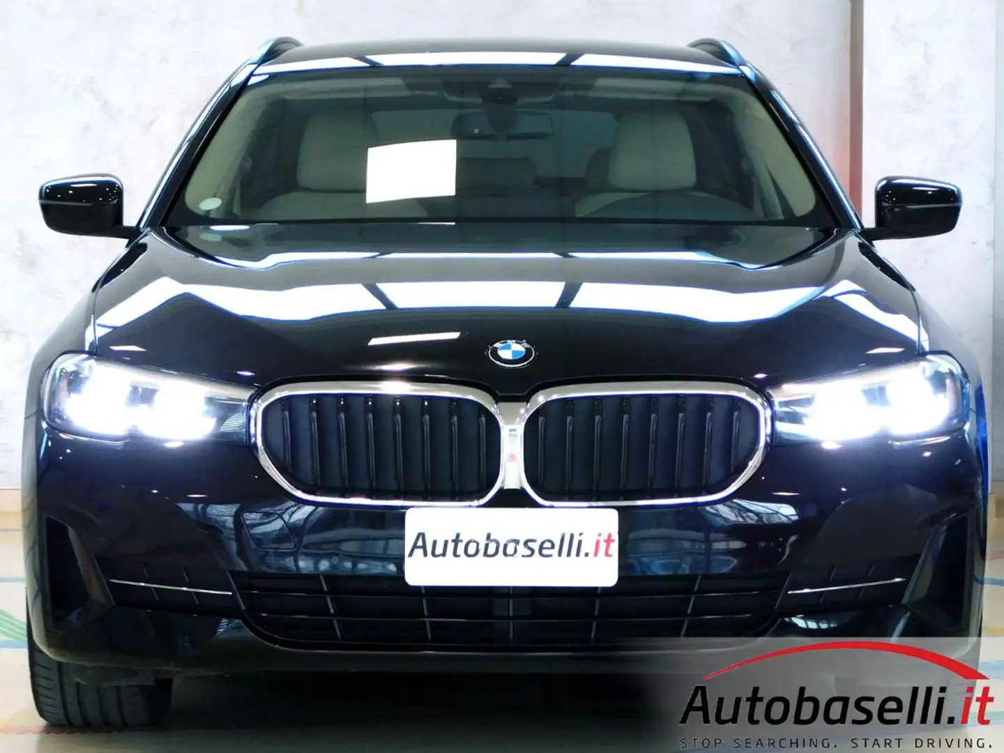 BMW 520 D 48V XDRIVE TOURING IBRIDA RESTYLING 190cv Schwarz - 1