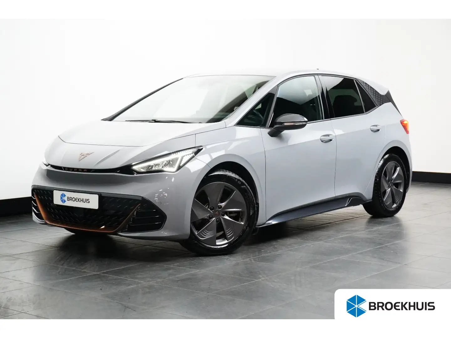 CUPRA Born 204PK Essential 62 kWh | STOELVERW. | NAVIGATIE | Gris - 1