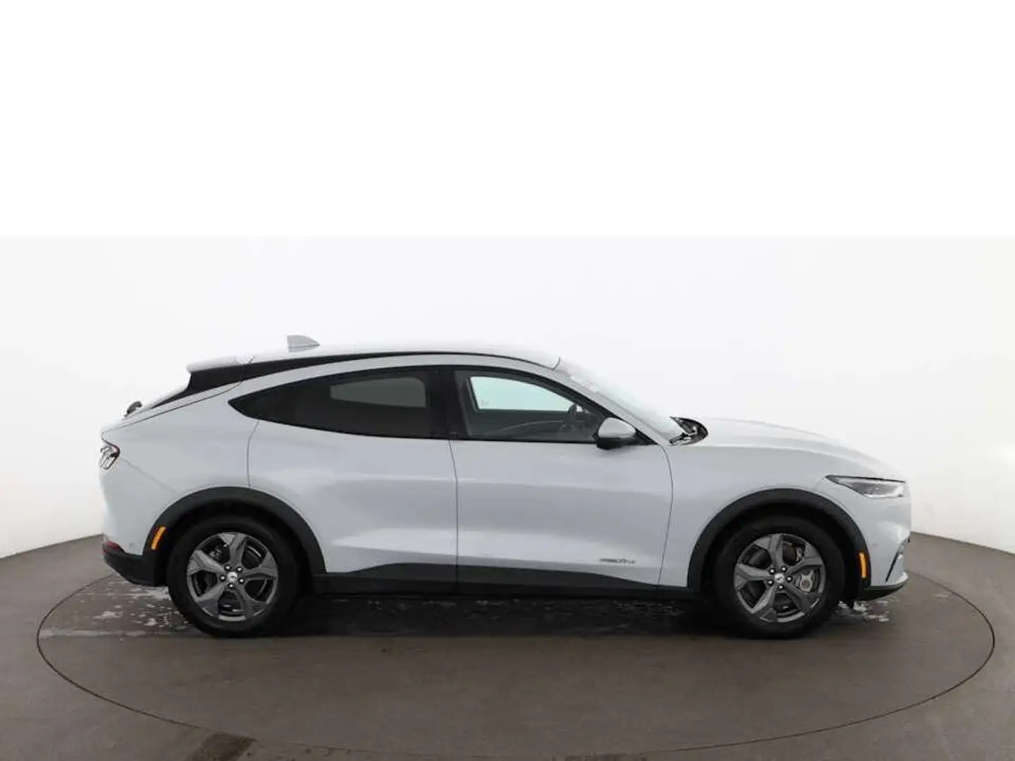 Ford Mustang Mach-E Aut LED RADAR LEDER NAVI SITZHZG Белый - 2