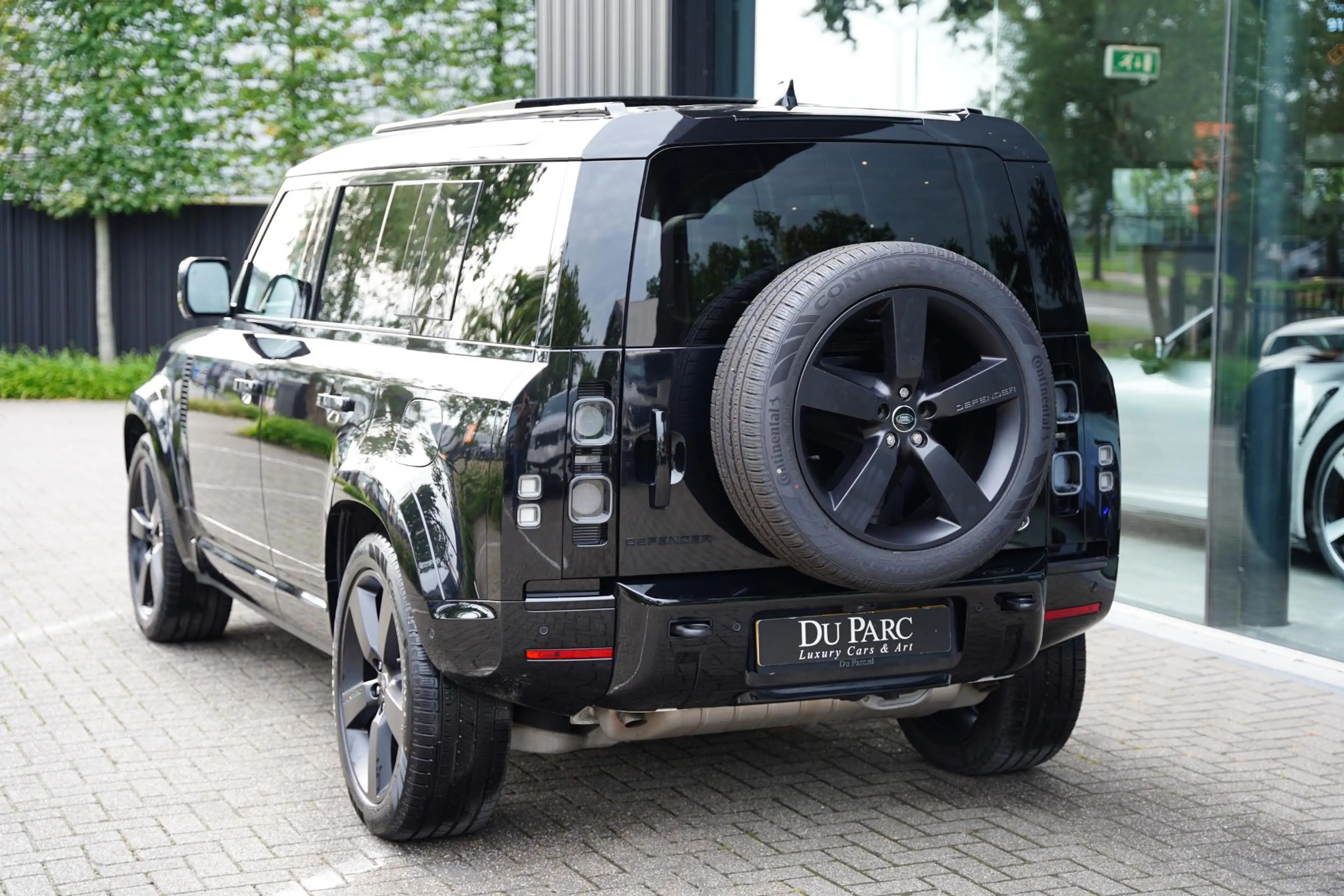 Land Rover Defender P 400 E 110 X-Dynamic HSE GERESERVEERD — photo 3