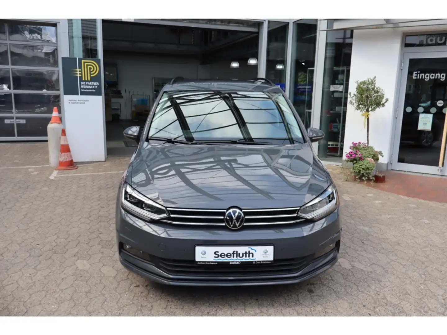 Volkswagen Touran 1.5 TSI Comfortline DSG 7-Sitze AHK RFK Winterpake Gris - 2