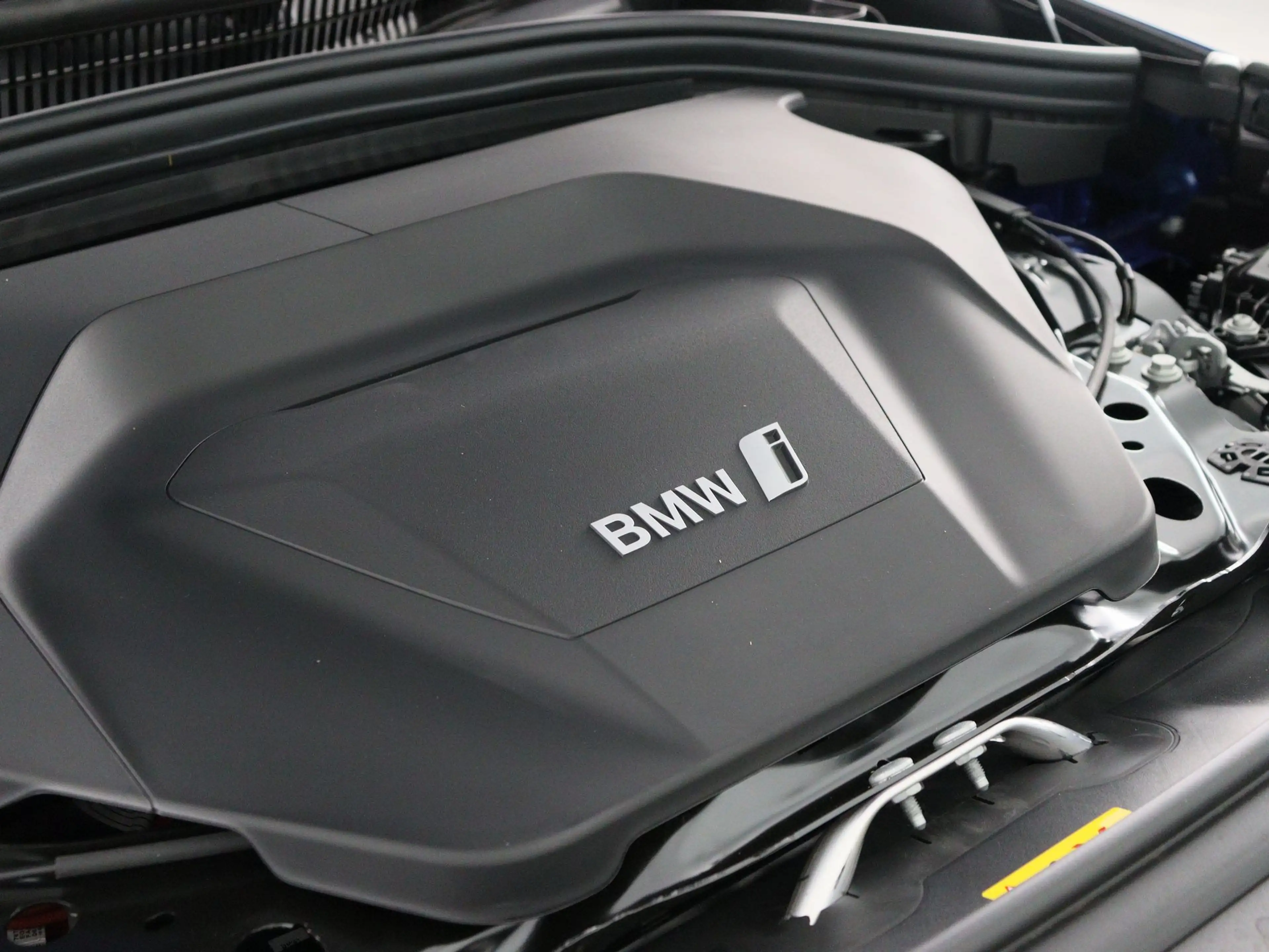 BMW iX1 eDrive20 67 kWh M Sport Edition SoH 100% — photo 6