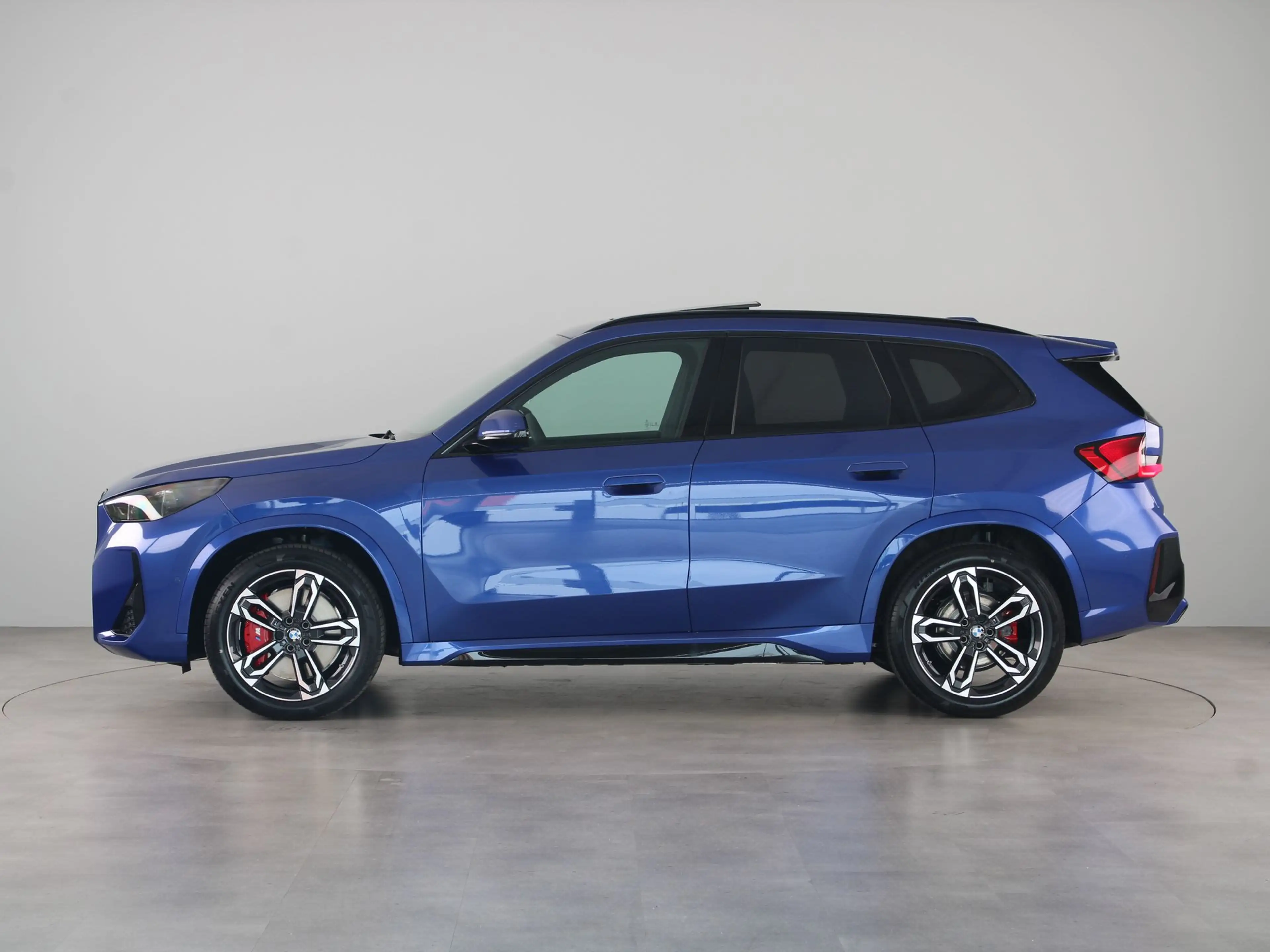BMW iX1 eDrive20 67 kWh M Sport Edition SoH 100% — photo 14