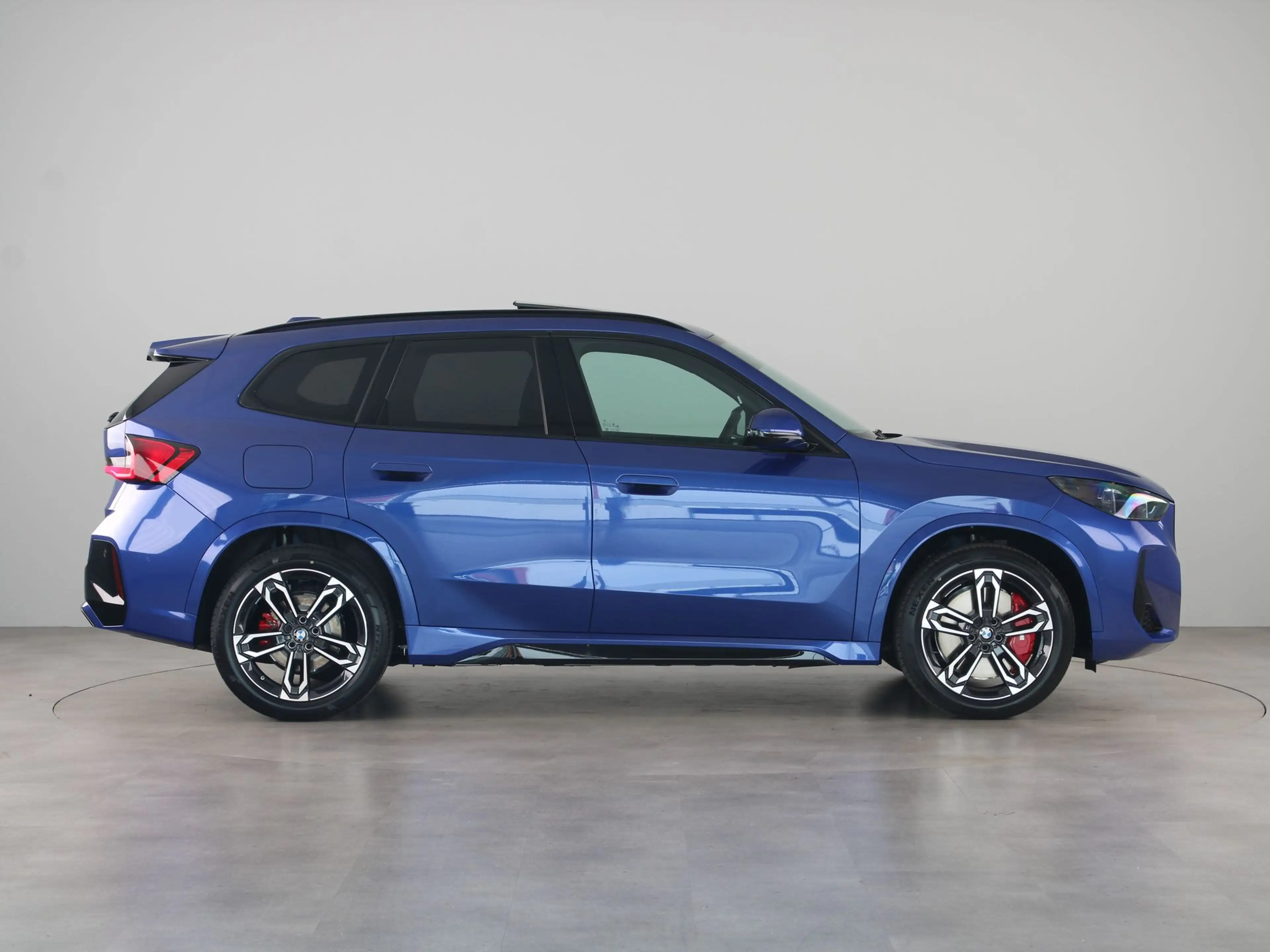 BMW iX1 eDrive20 67 kWh M Sport Edition SoH 100% — photo 10