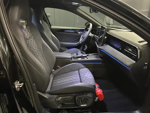 Volkswagen Passat view 10