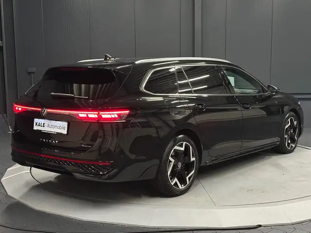 Volkswagen Passat view 5
