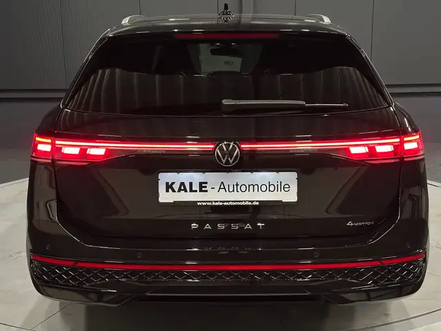 Volkswagen Passat view 4